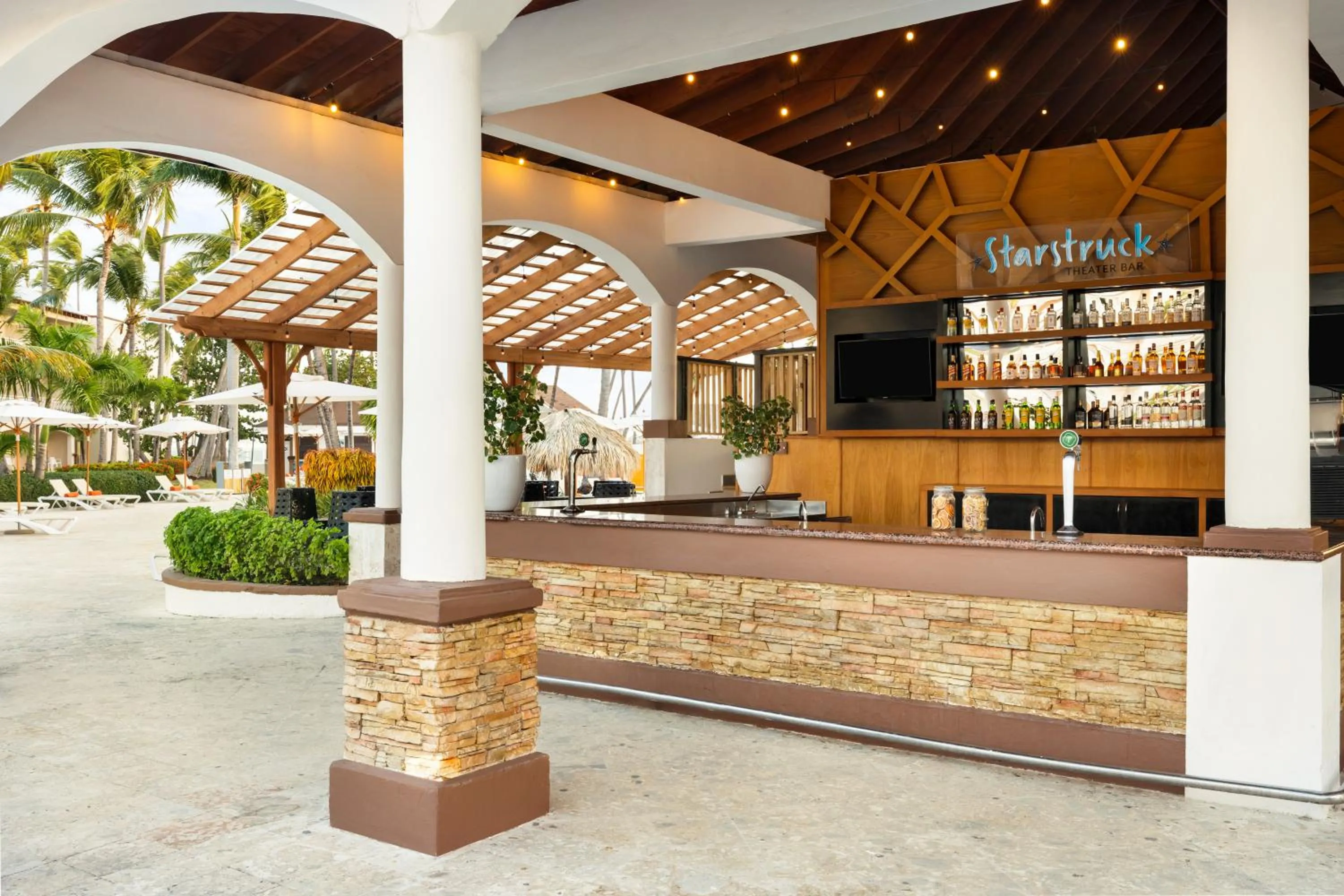 Lounge or bar in Sunscape Coco Punta Cana - All Inclusive