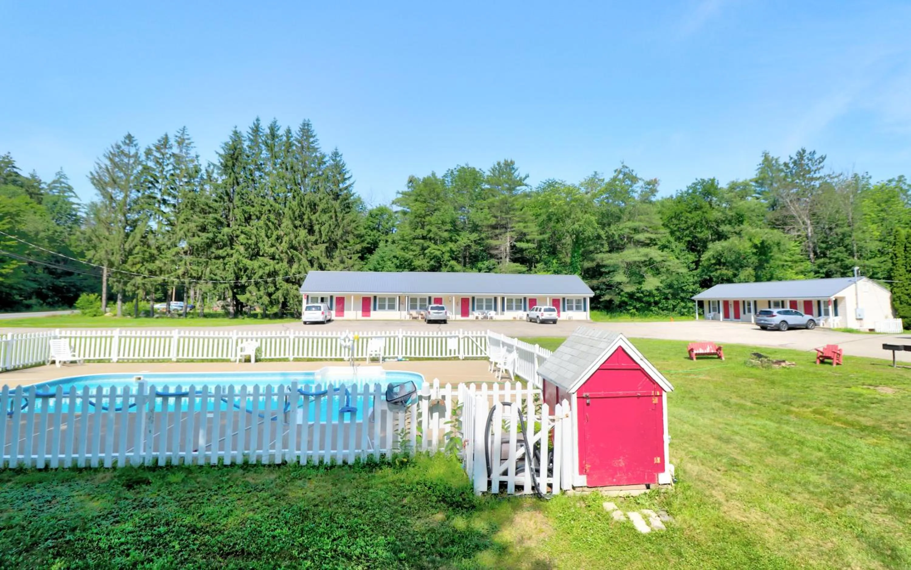 Swimming pool in The Villager Motel