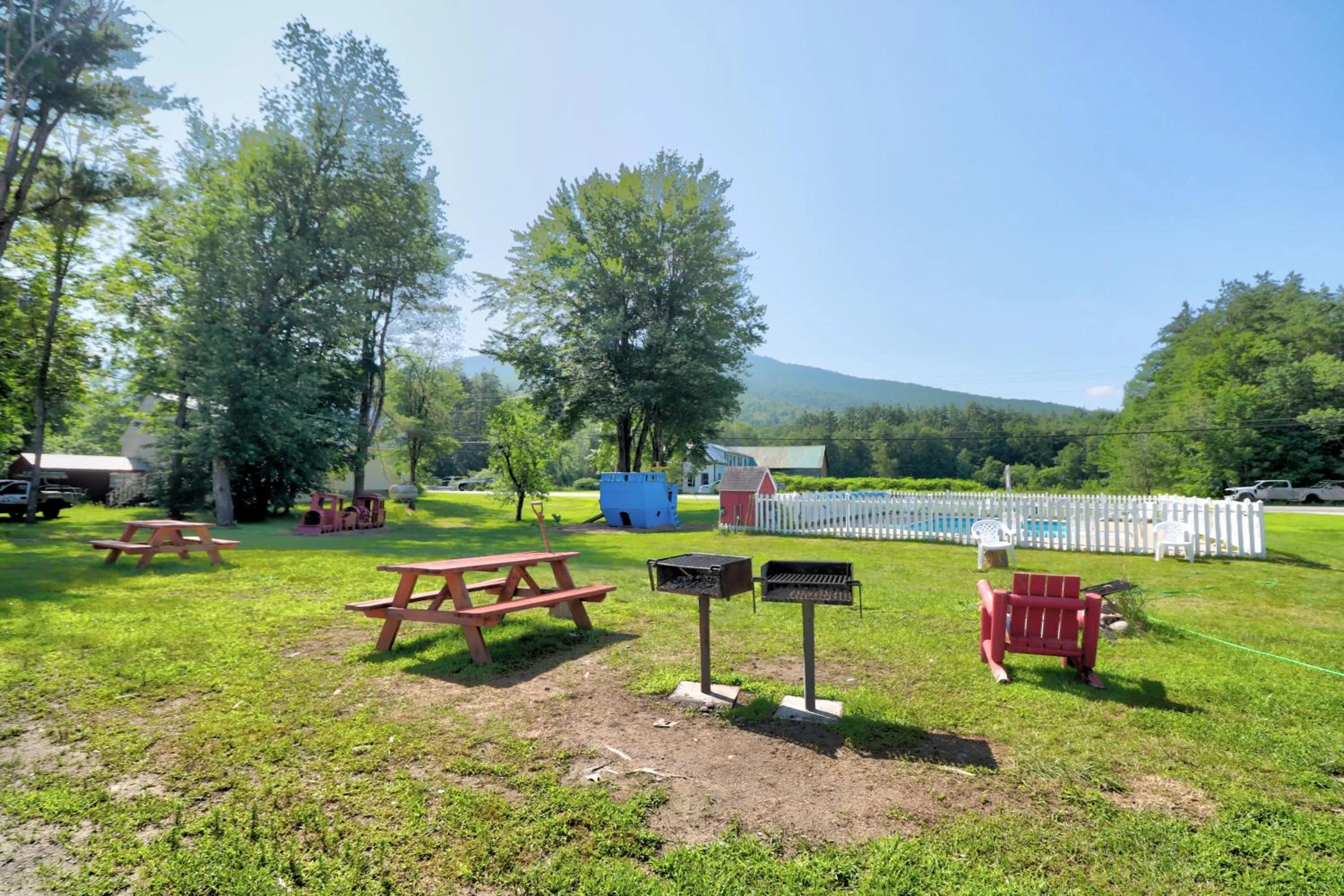 Mountain view in The Villager Motel