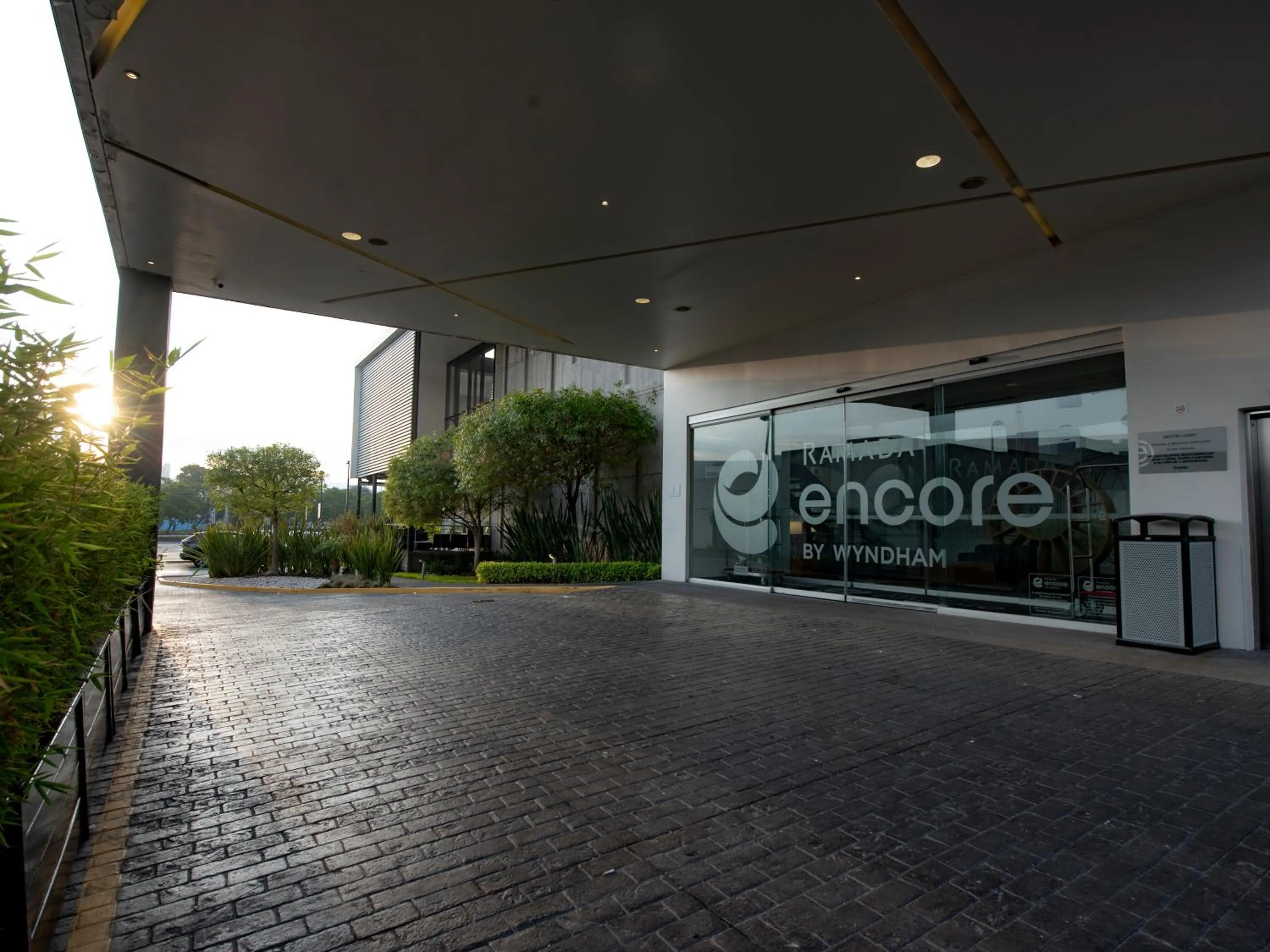 Facade/entrance in Ramada Encore by Wyndham Queretaro