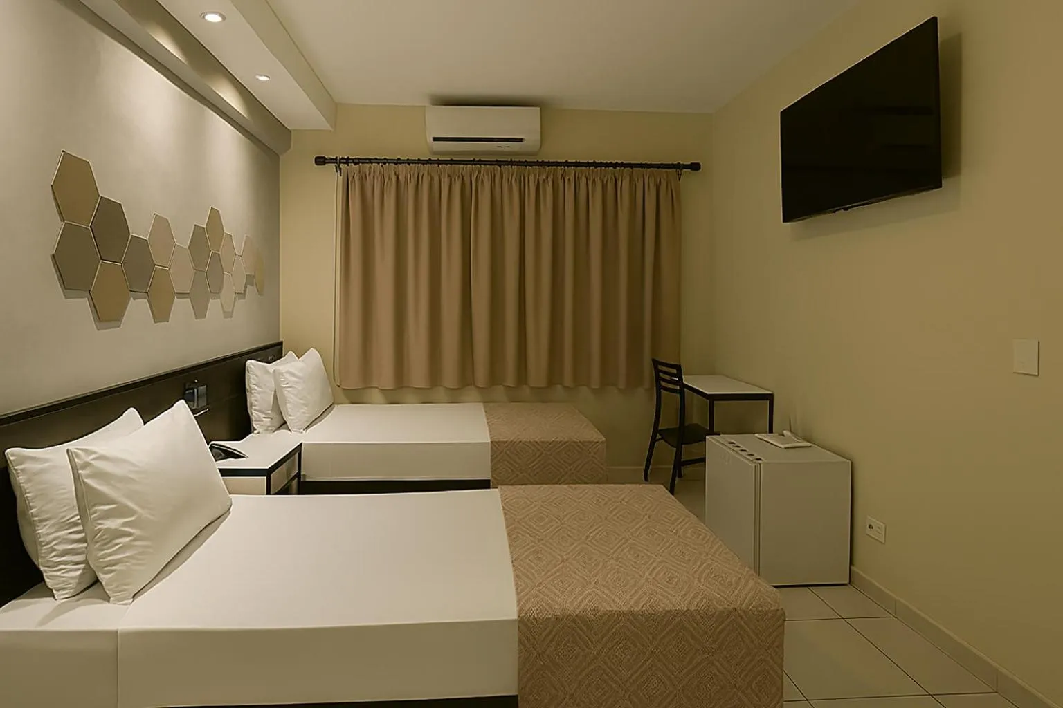 Bedroom, Bed in Havana Palace Hotel II