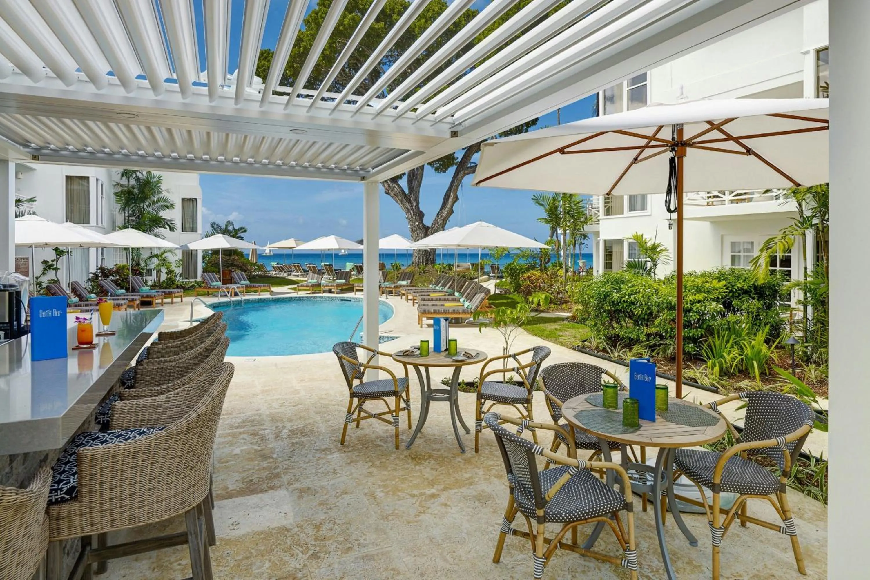 Lounge or bar in Treasure Beach by Elegant Hotels - All-Inclusive, Adults Only