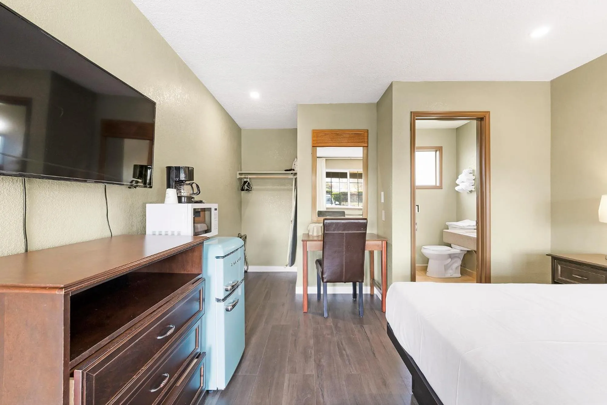 Bed in Safari Inn - Chico