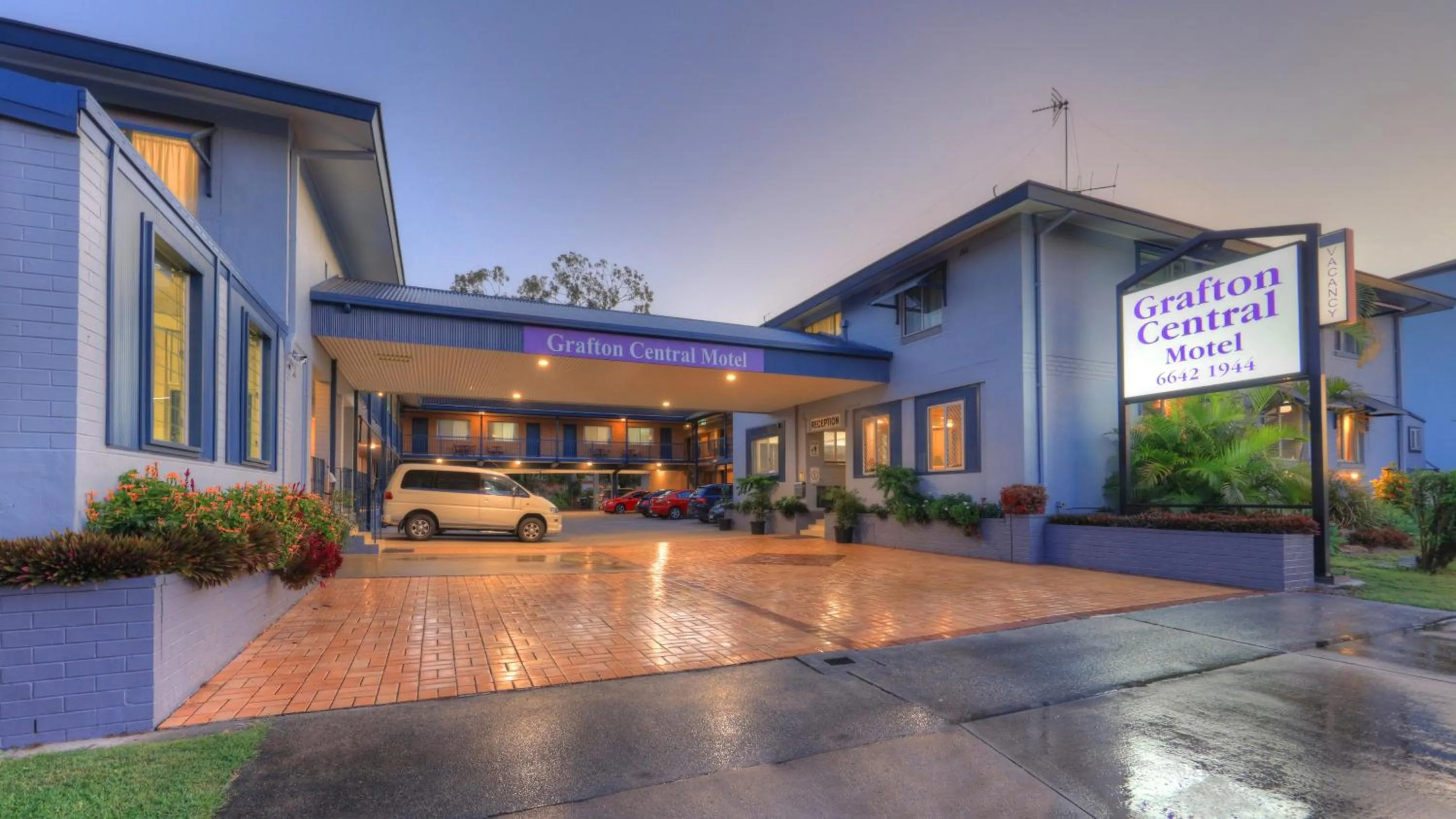 Property building in Grafton Central Motel