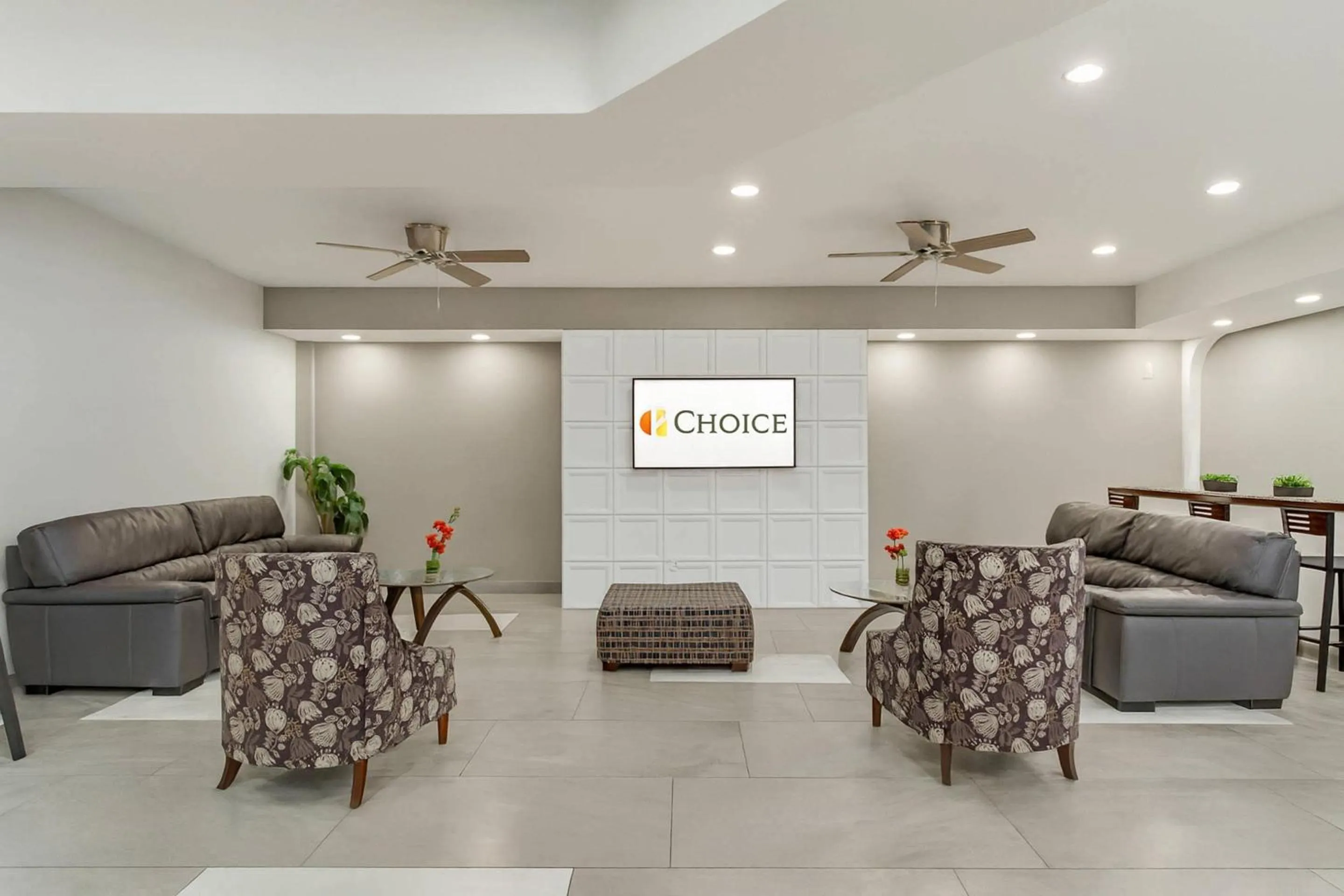 Lobby or reception in Suburban Studios Salt Lake City Airport