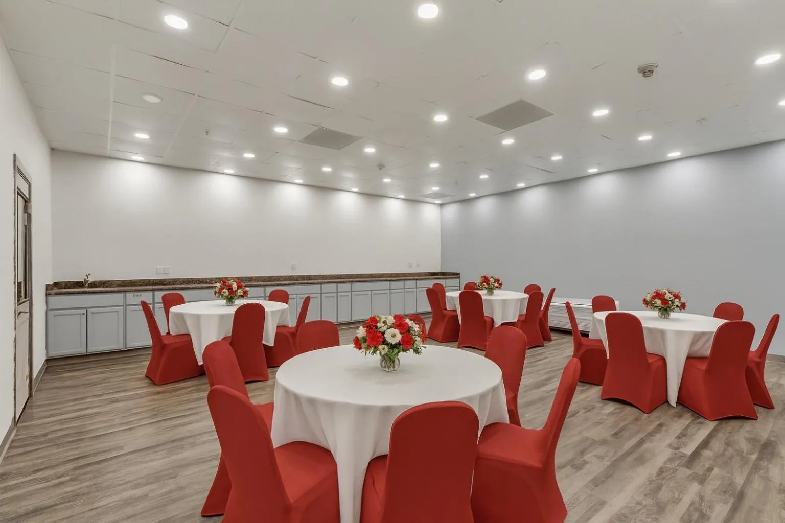 Meeting/conference room in Suburban Studios Salt Lake City Airport