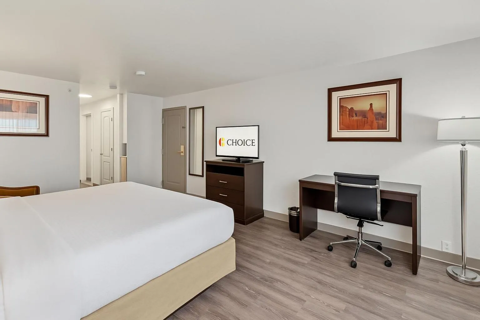 TV and multimedia, Bed in Suburban Studios Salt Lake City Airport