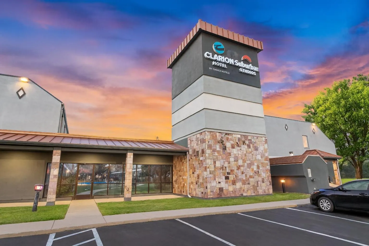 Property building in Suburban Studios Salt Lake City Airport