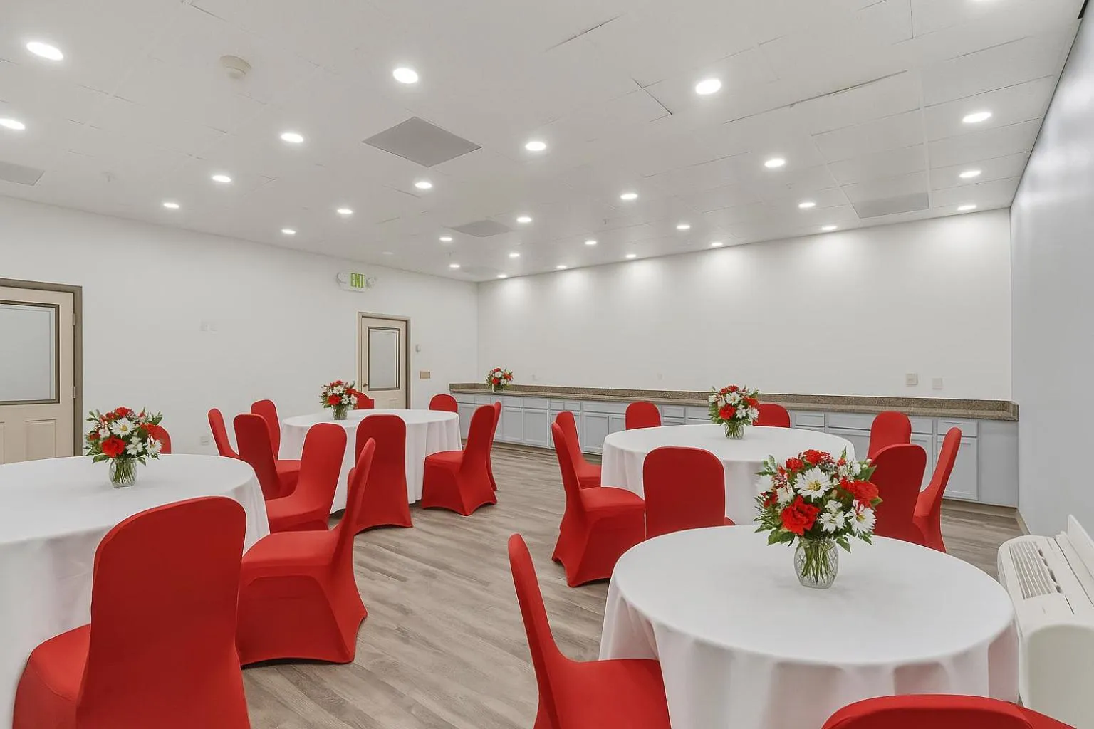 Meeting/conference room in Suburban Studios Salt Lake City Airport