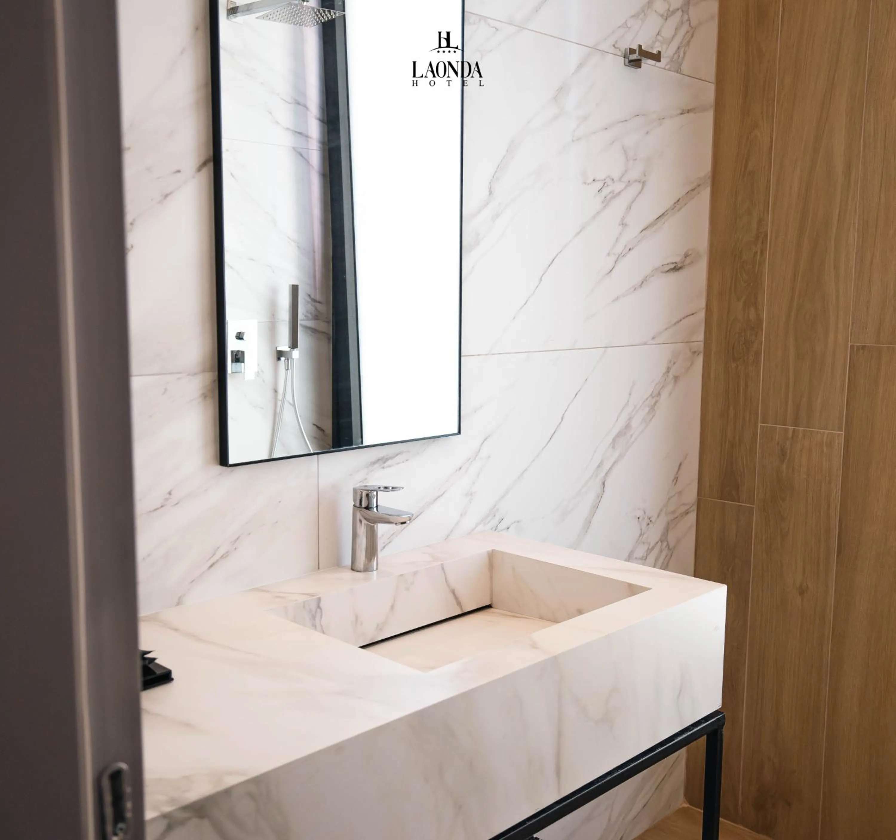 Bathroom in La Onda Hotel Durres