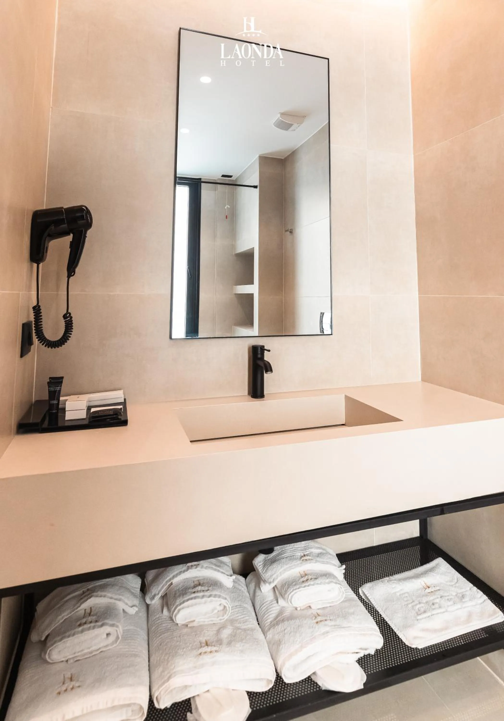 Bathroom in La Onda Hotel Durres