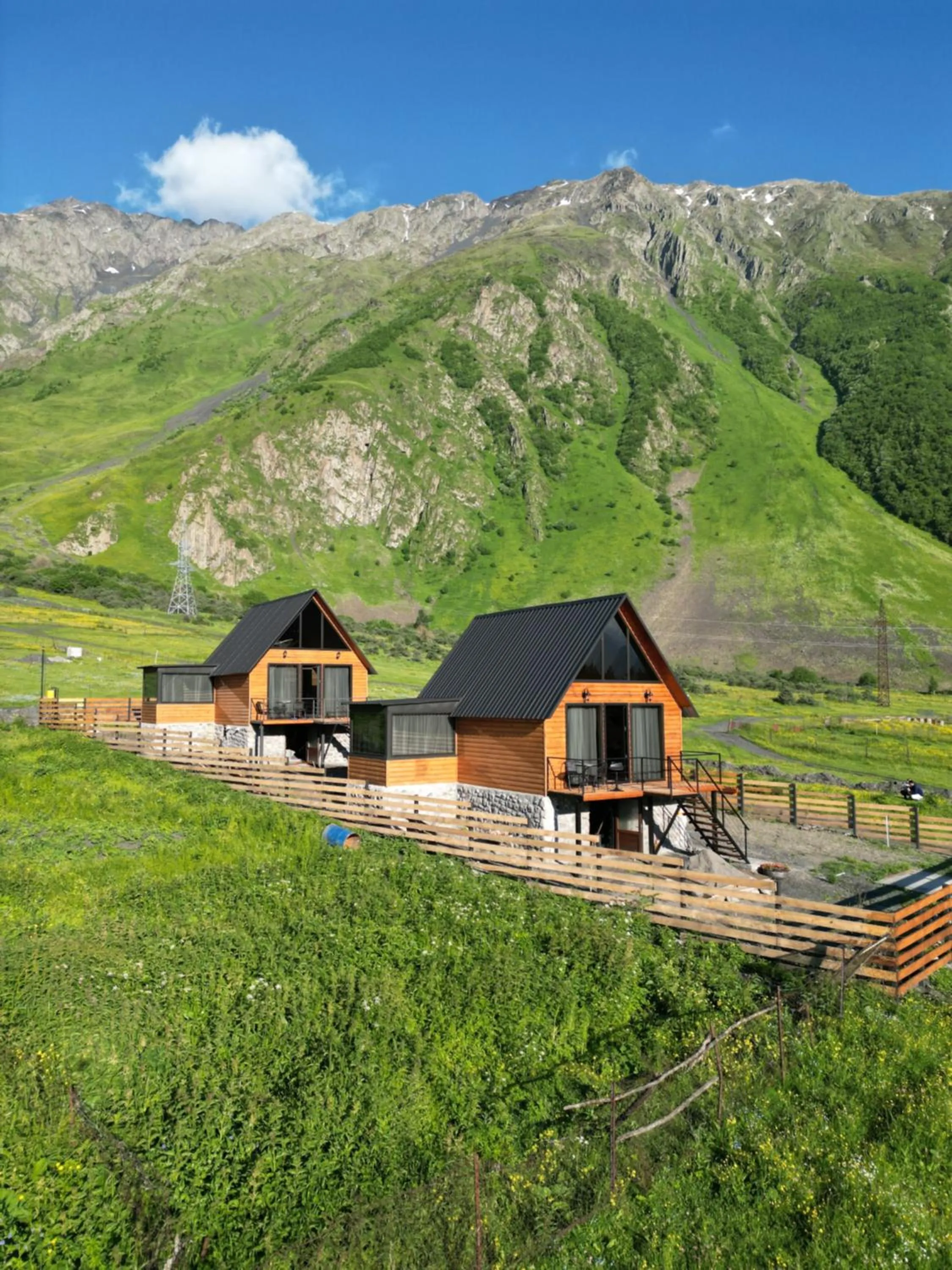 Traveler's Cottages in Kazbegi