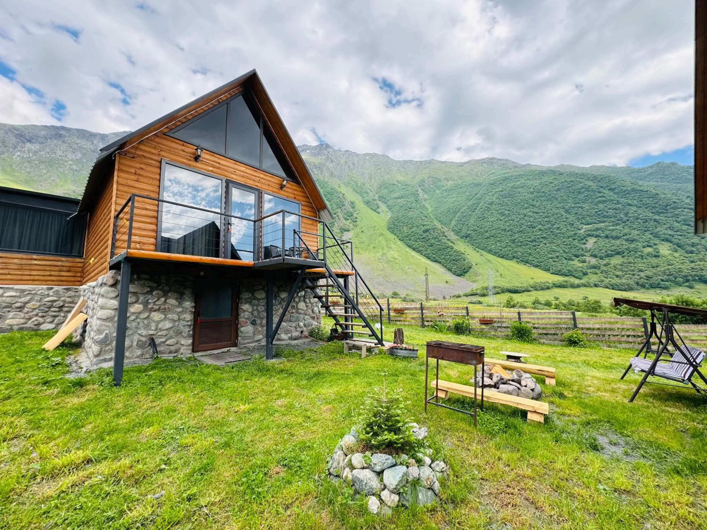 Traveler's Cottages in Kazbegi