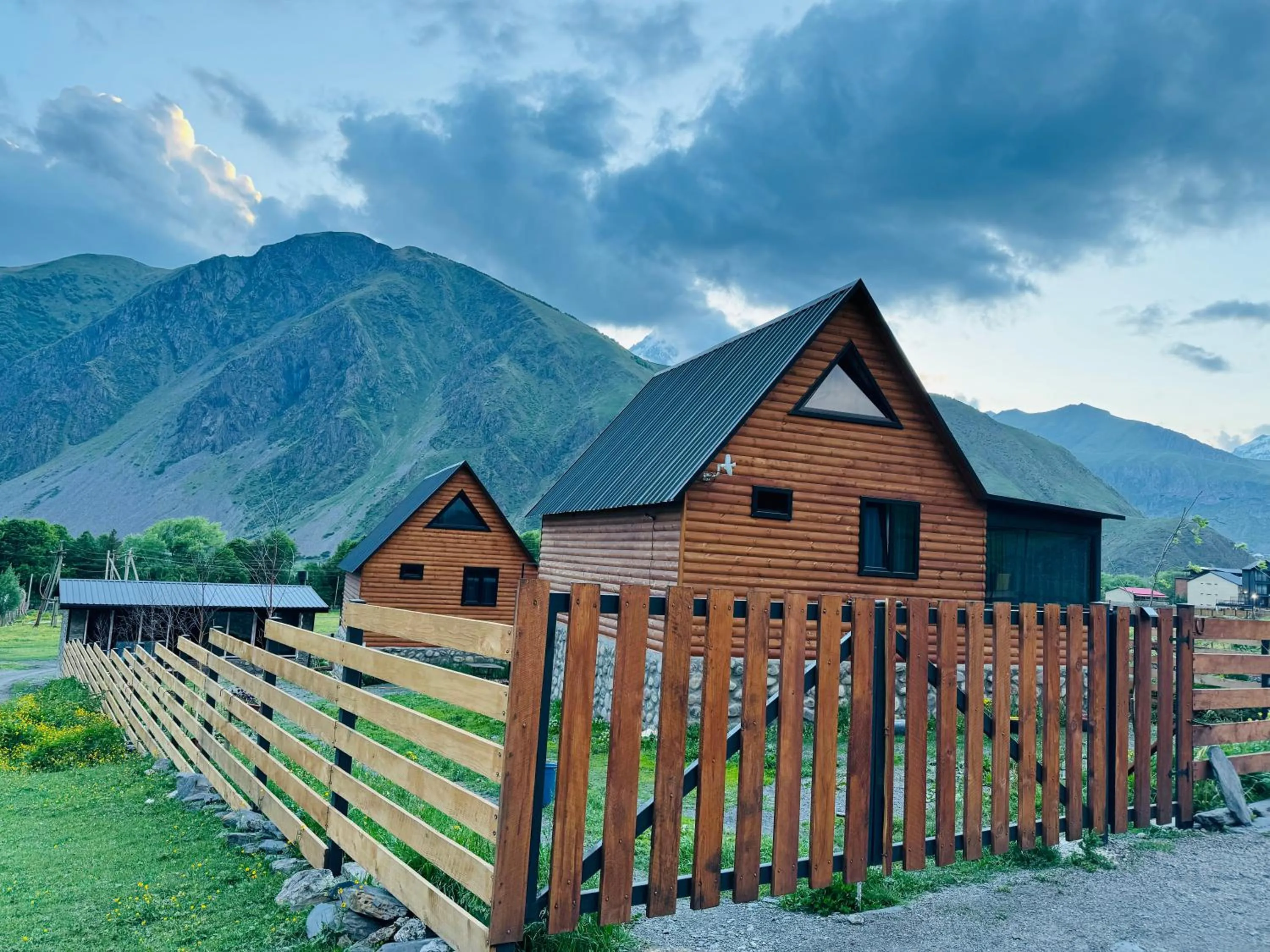 Traveler's Cottages in Kazbegi