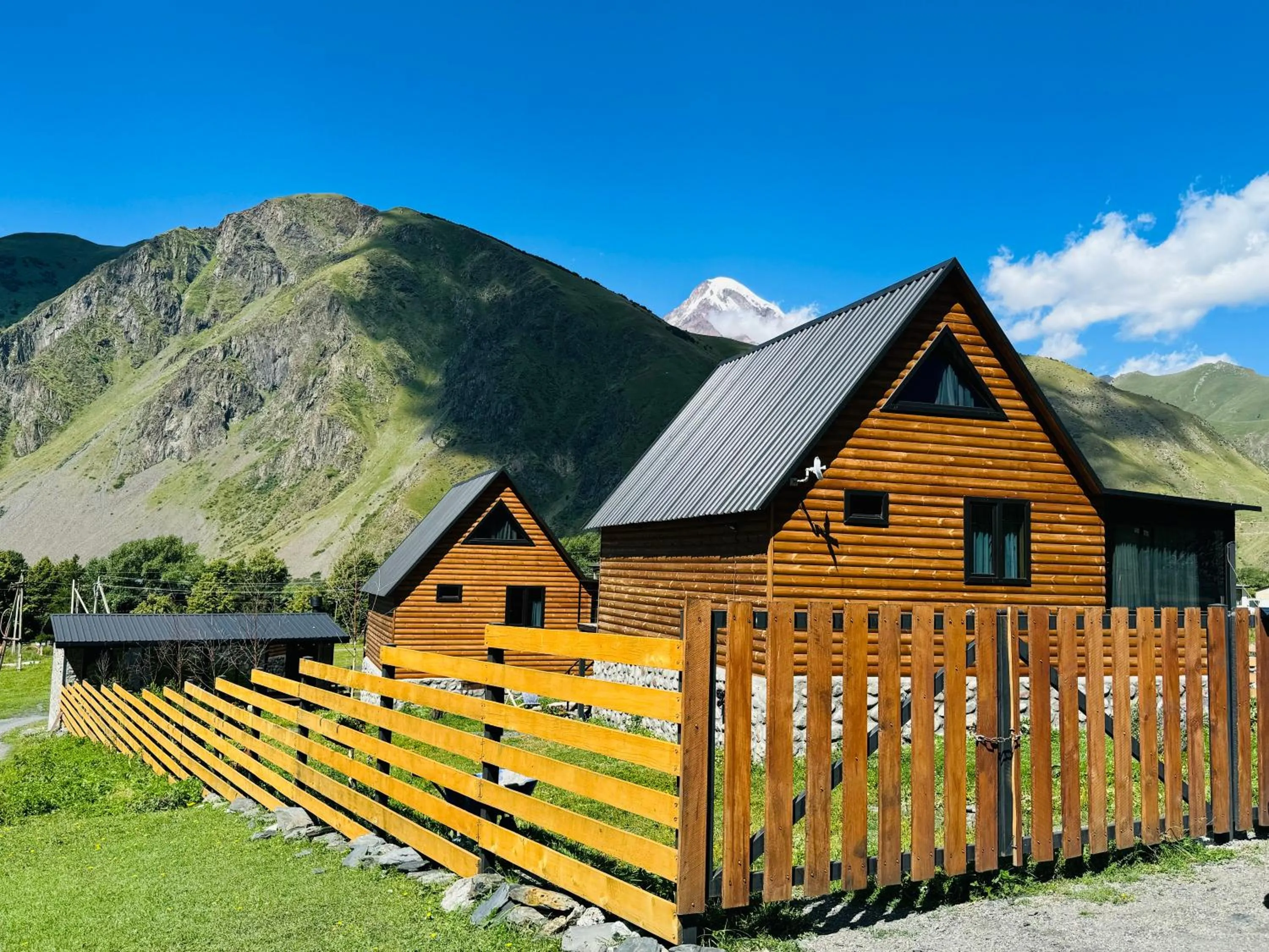 Traveler's Cottages in Kazbegi