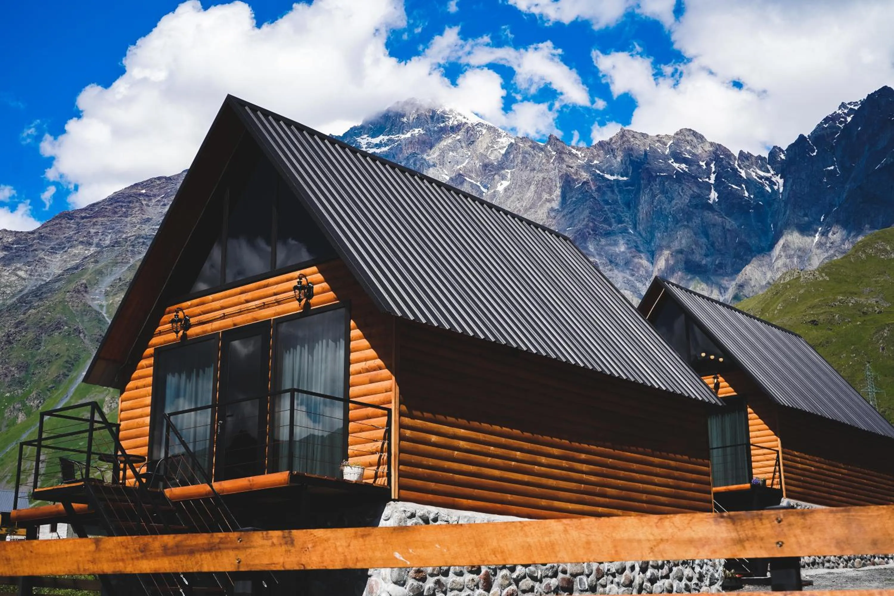 Traveler's Cottages in Kazbegi