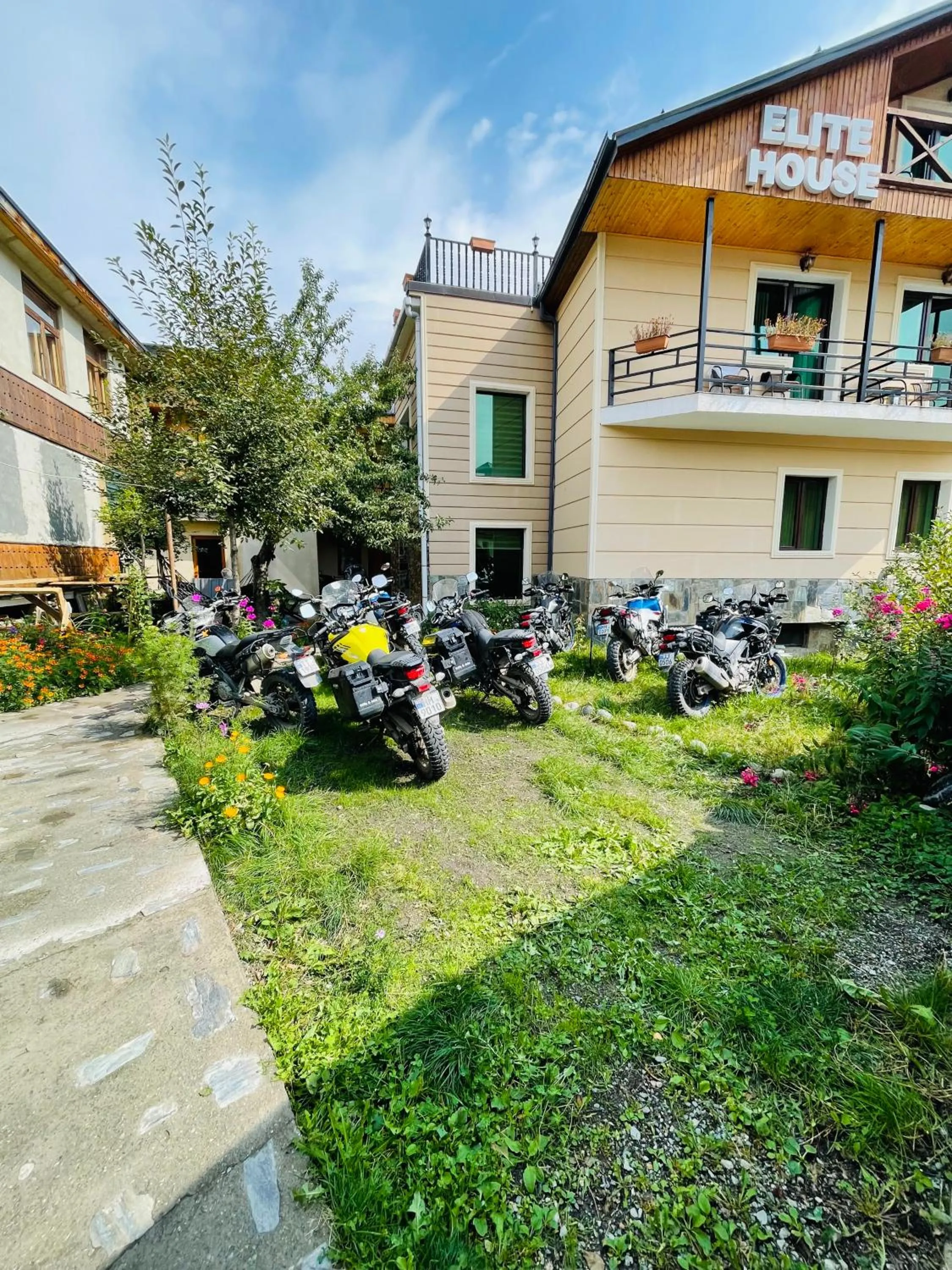 Property building in Hotel Elite House