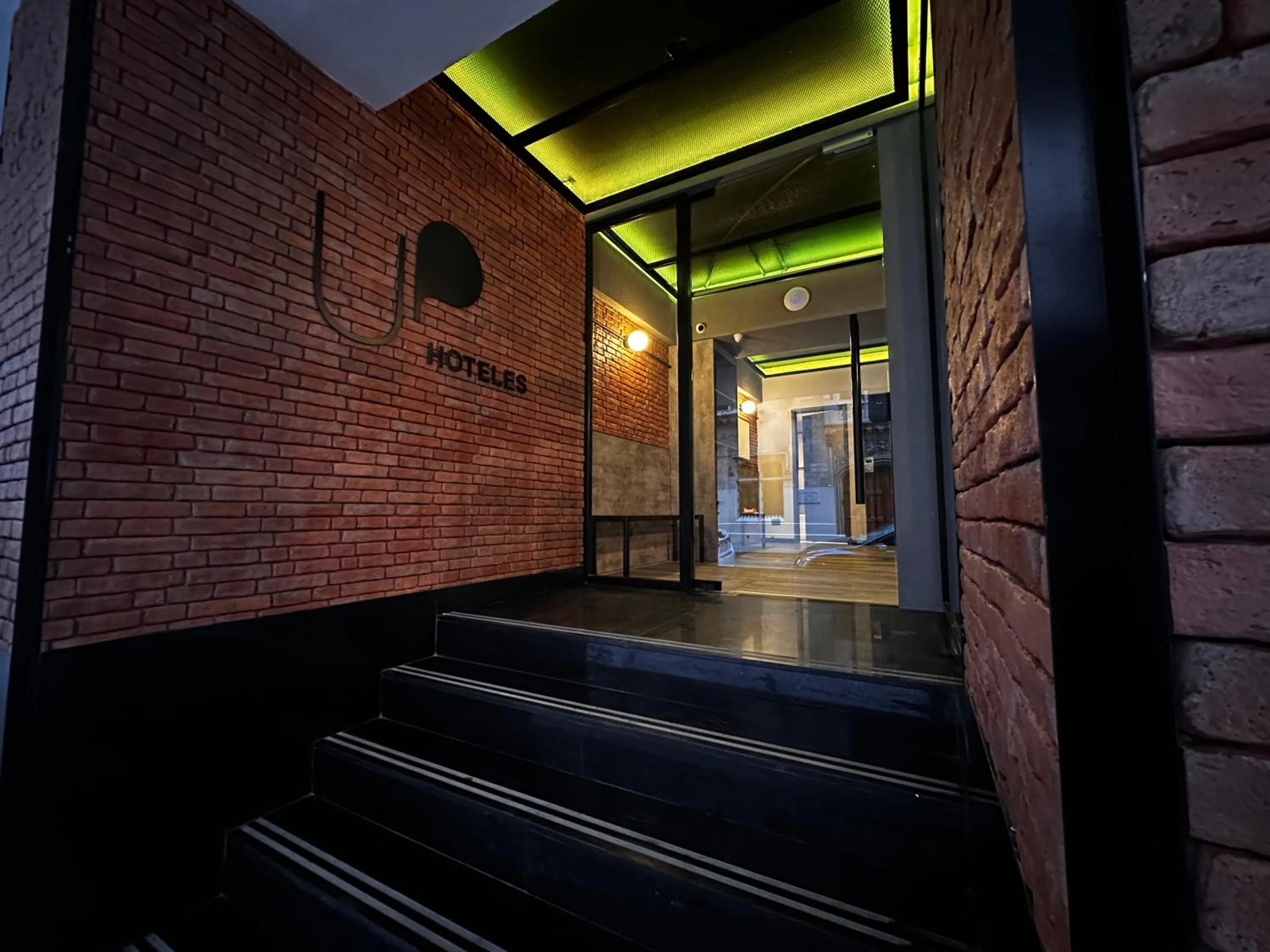 Facade/entrance in Up Barrio Norte