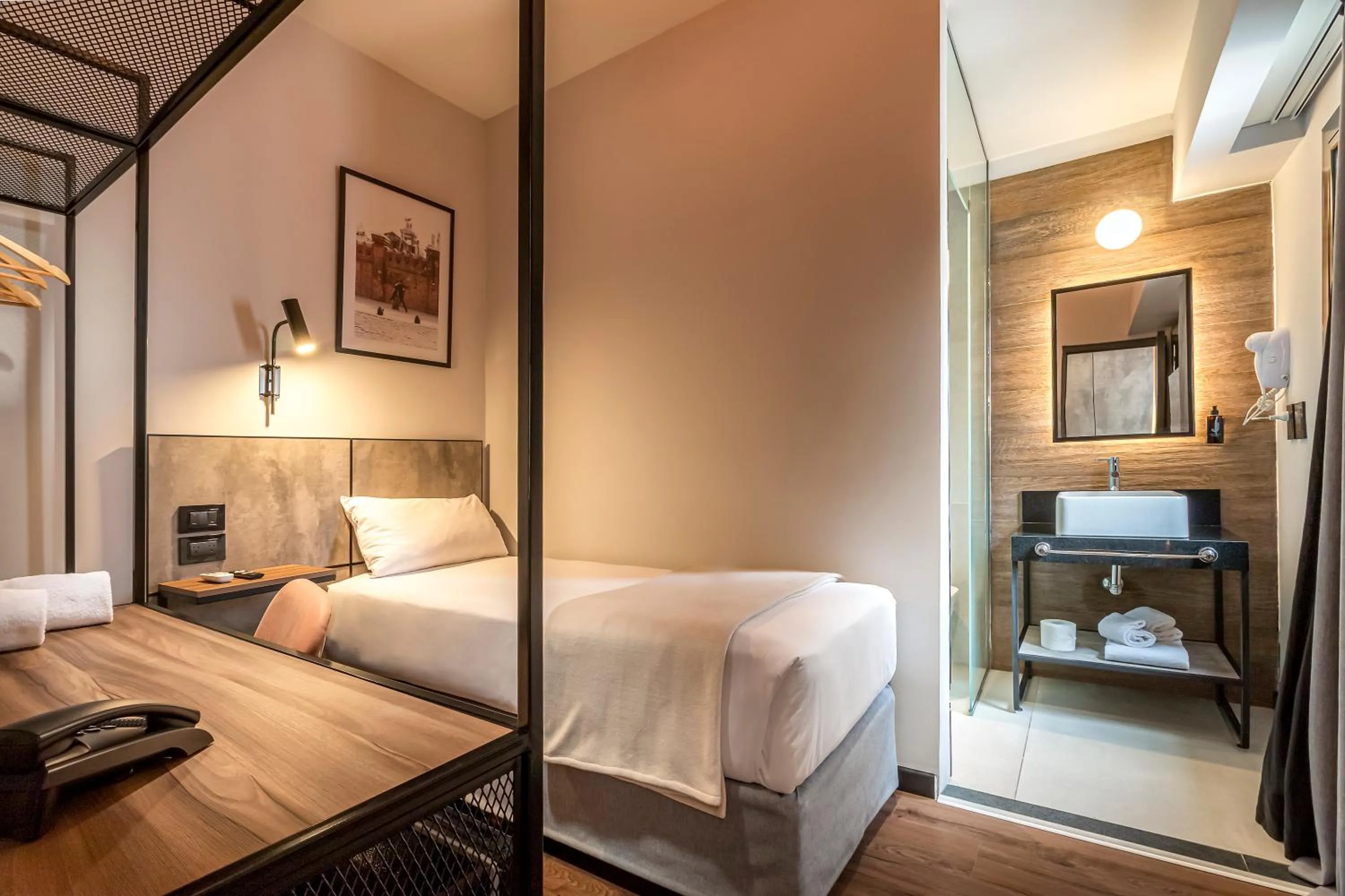 Bedroom, Bed in Up Barrio Norte