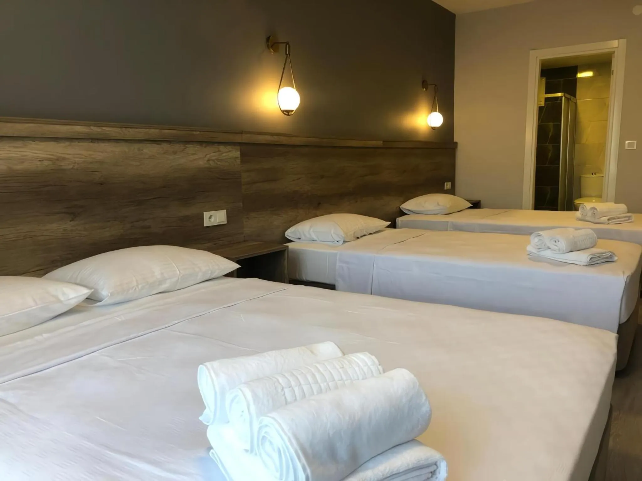 Communal lounge/ TV room, Bed in Rinascente