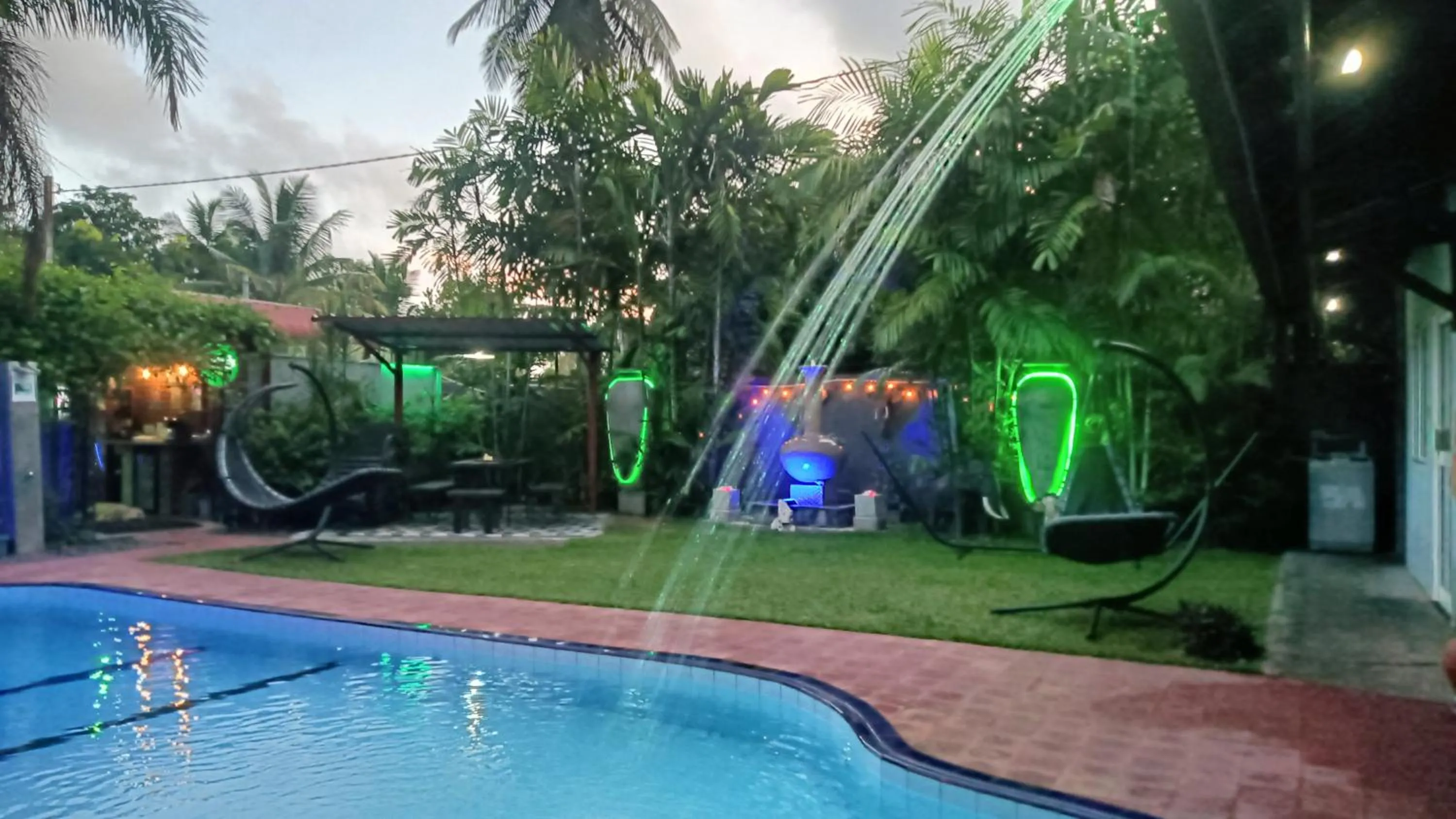 Night in Palms Villa