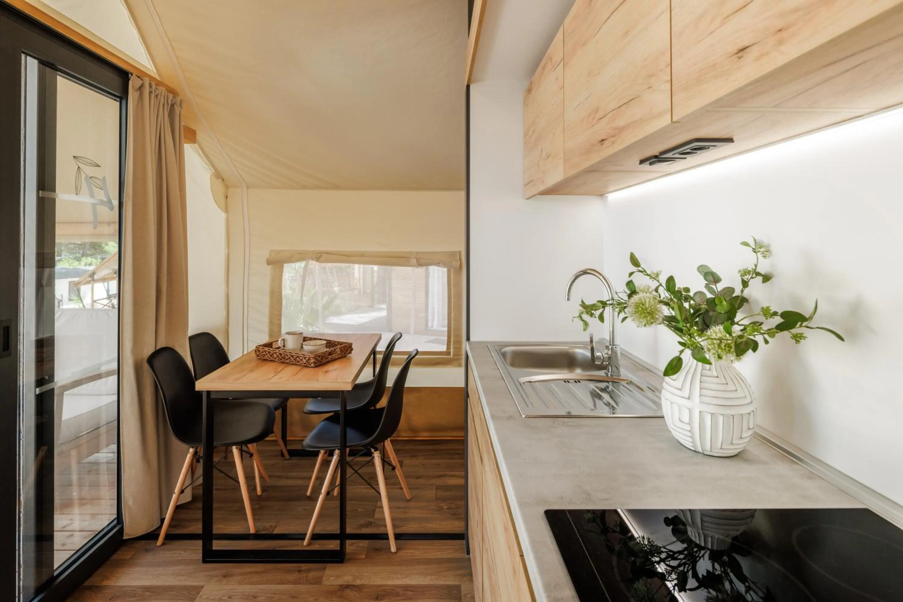 Dining area in Waterman Beach Village