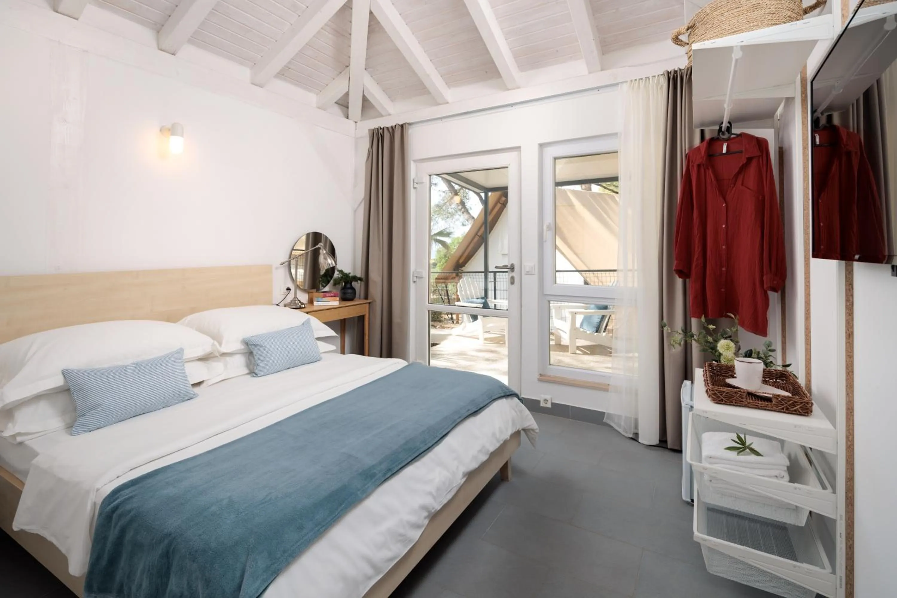 Bedroom, Bed in Waterman Beach Village