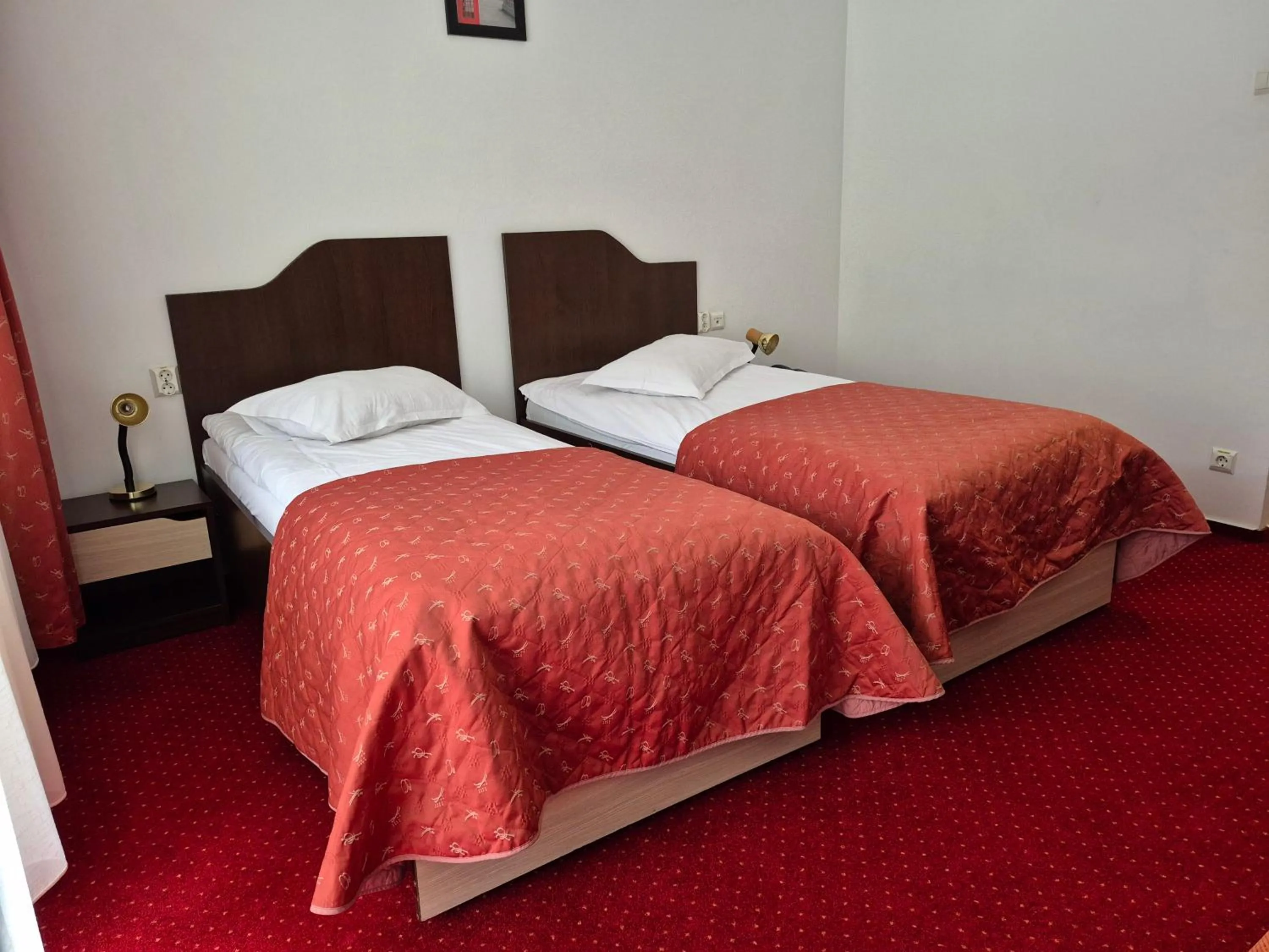 Photo of the whole room, Bed in Cristal Sinaia