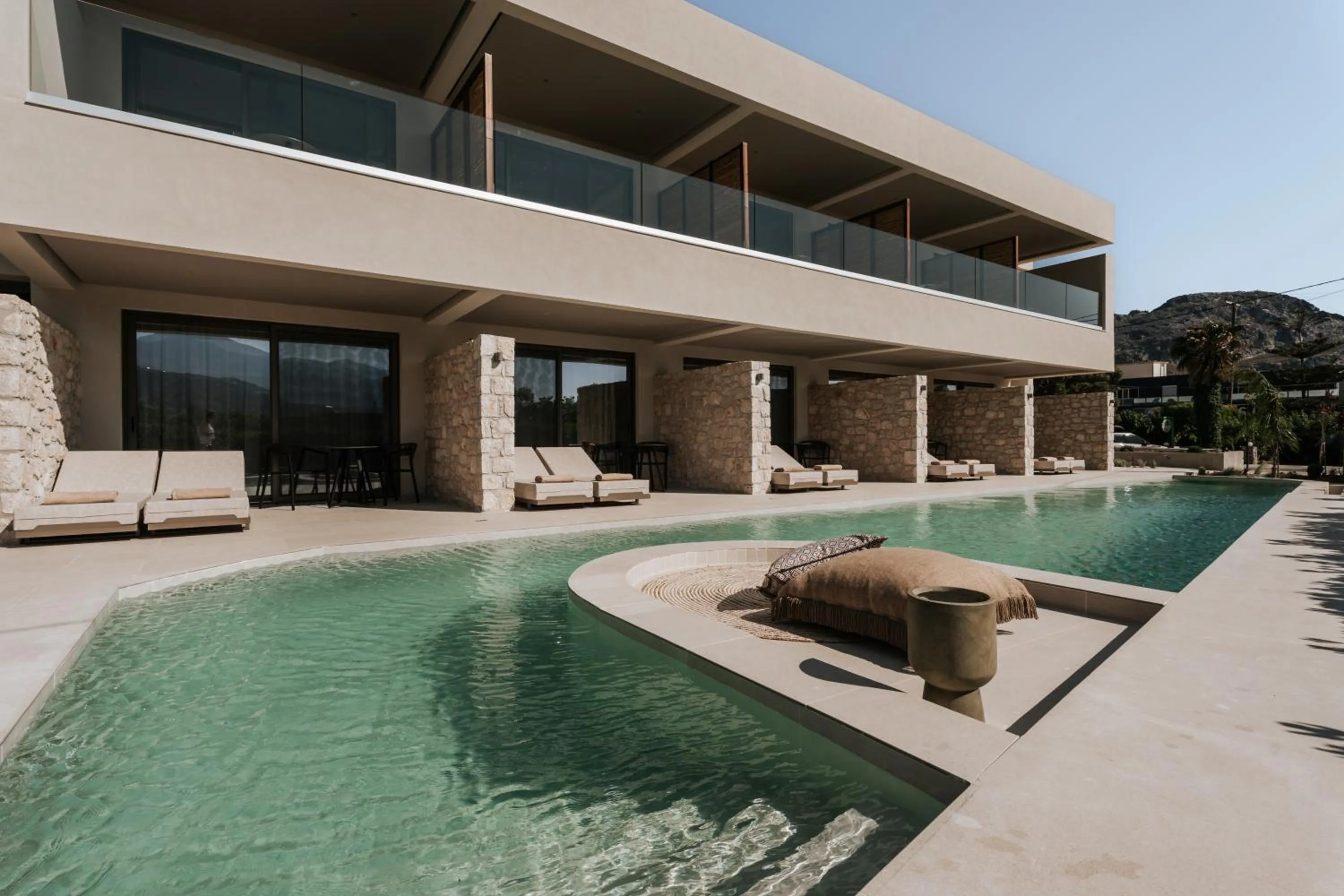 Property building in AMÉNTE Mindful Stay