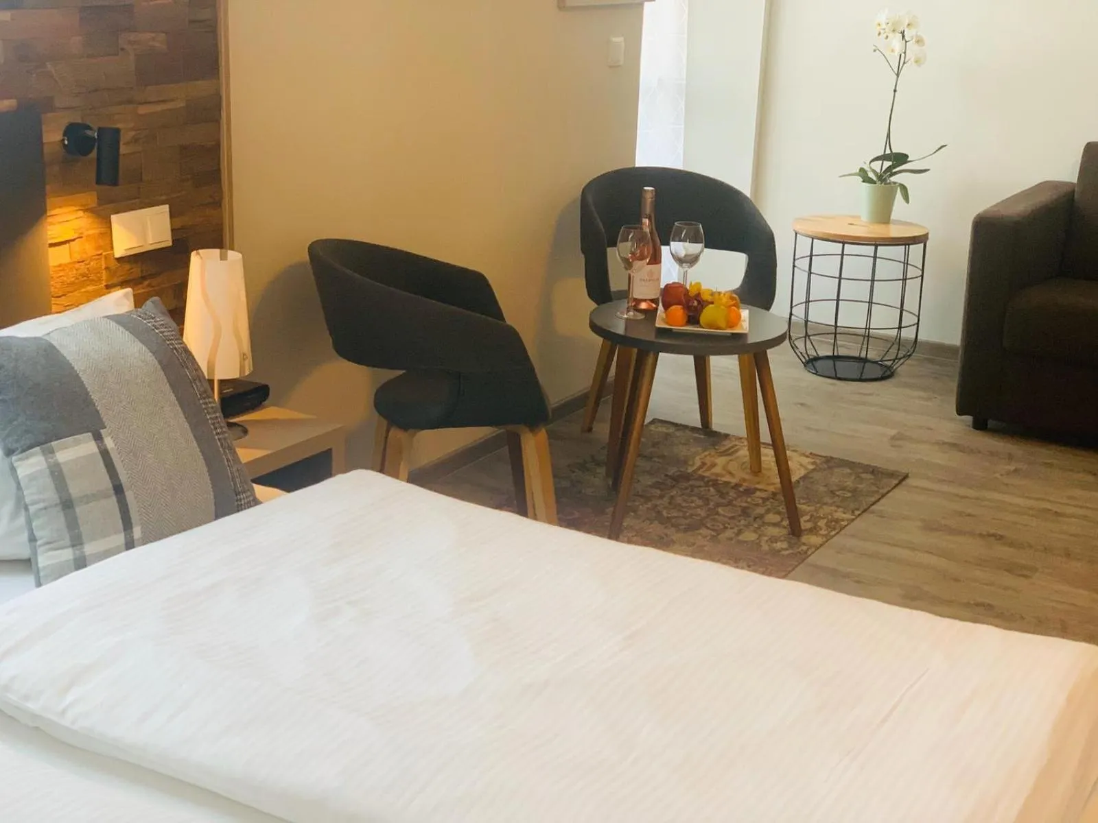 Photo of the whole room, Bed in Landhotel Zum Erbgericht