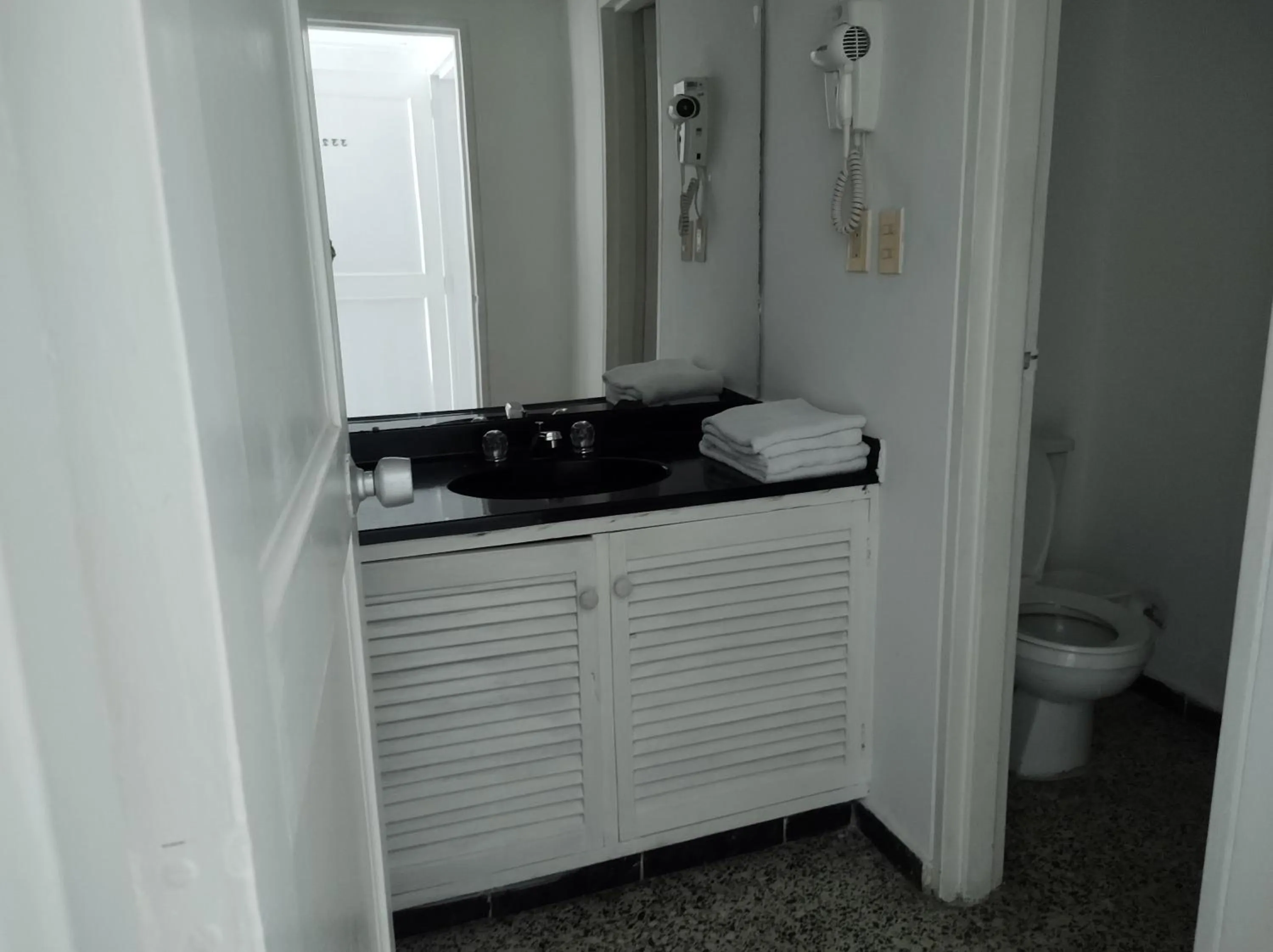 Bathroom in Hotel Estación by Destino Pacifico