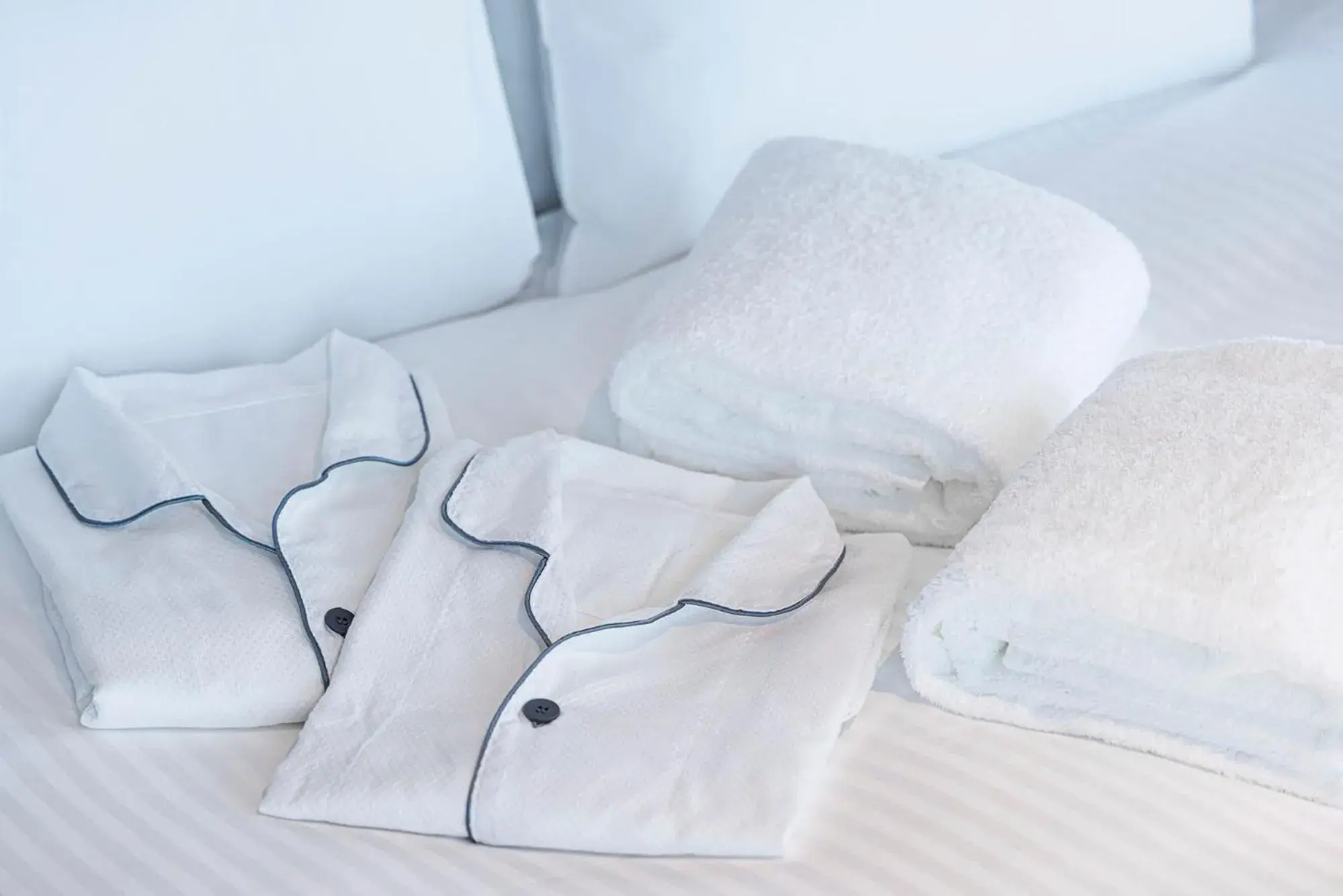 Deluxe Twin Room with Extra Bed - River Side (3 Adults) in Hotel Metropolitan Tokyo Haneda Deluxe Twin Room with Extra Bed - River Side (3 Adults) in Hotel Metropolitan Tokyo Haneda