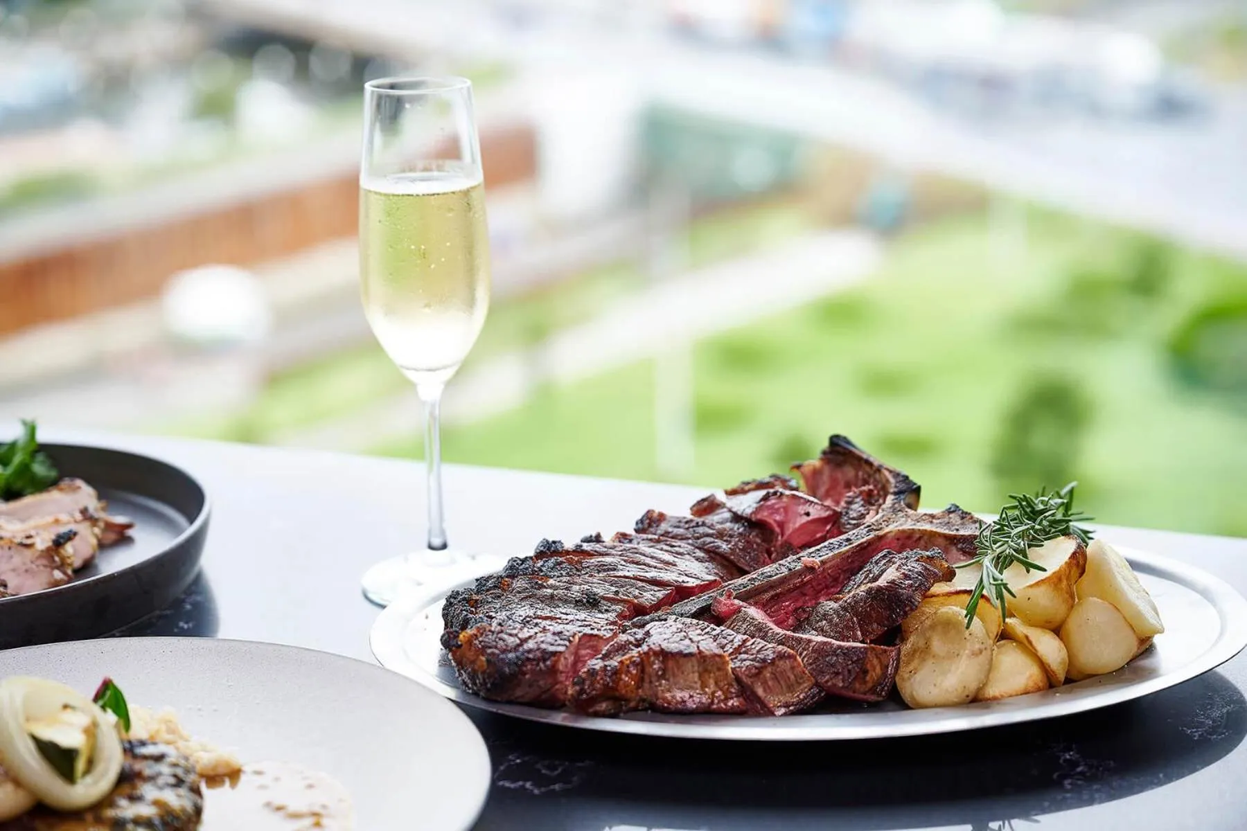 Restaurant/places to eat in Hotel Metropolitan Tokyo Haneda