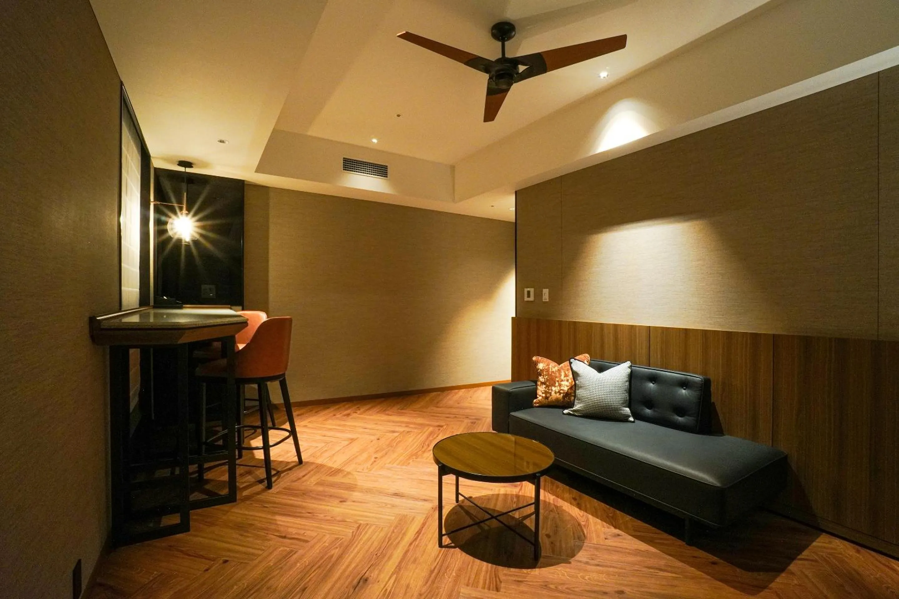 Seating area in Hotel Metropolitan Tokyo Haneda