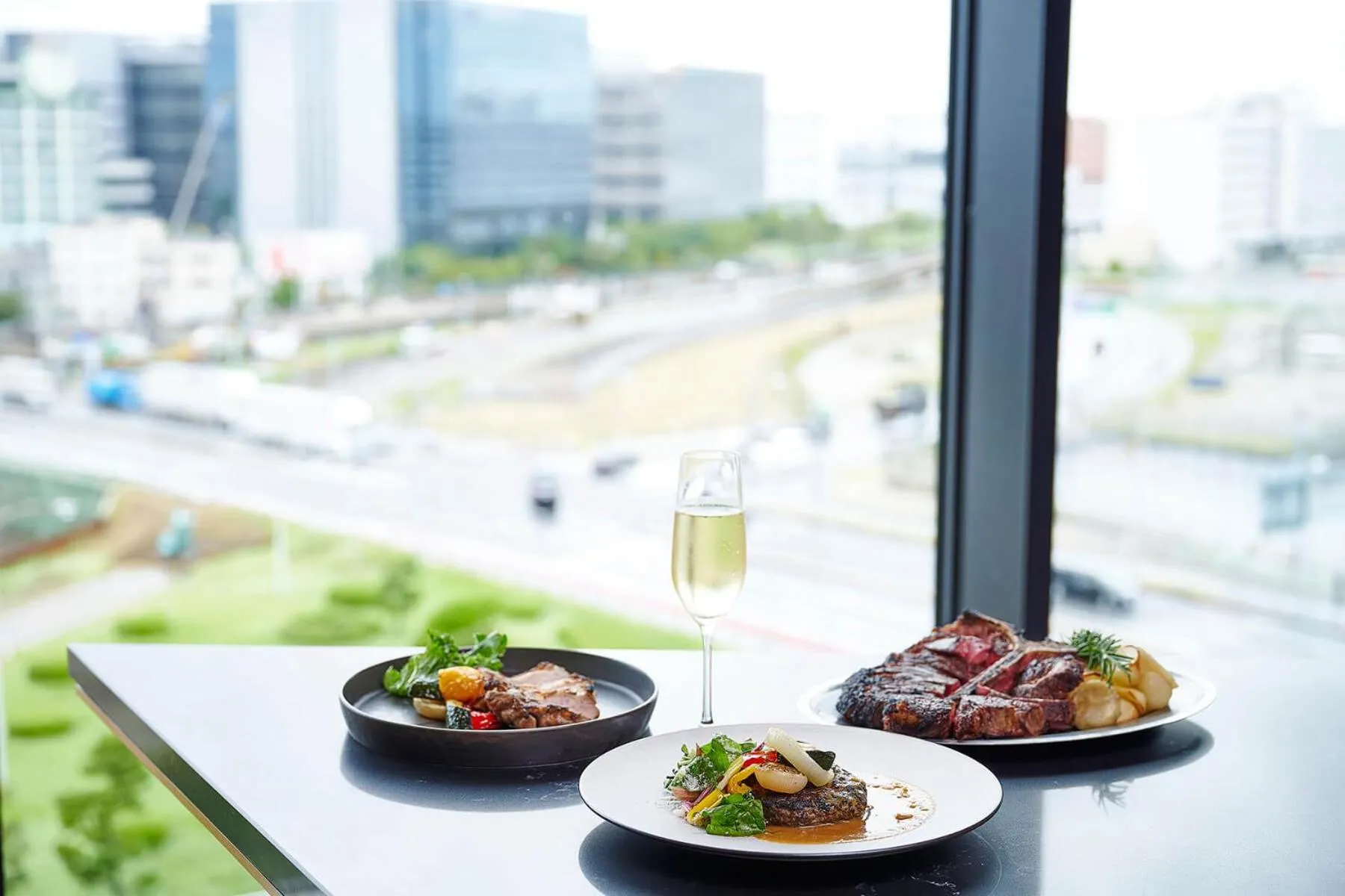 Restaurant/places to eat in Hotel Metropolitan Tokyo Haneda