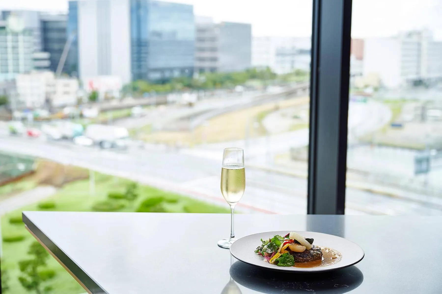Restaurant/places to eat in Hotel Metropolitan Tokyo Haneda