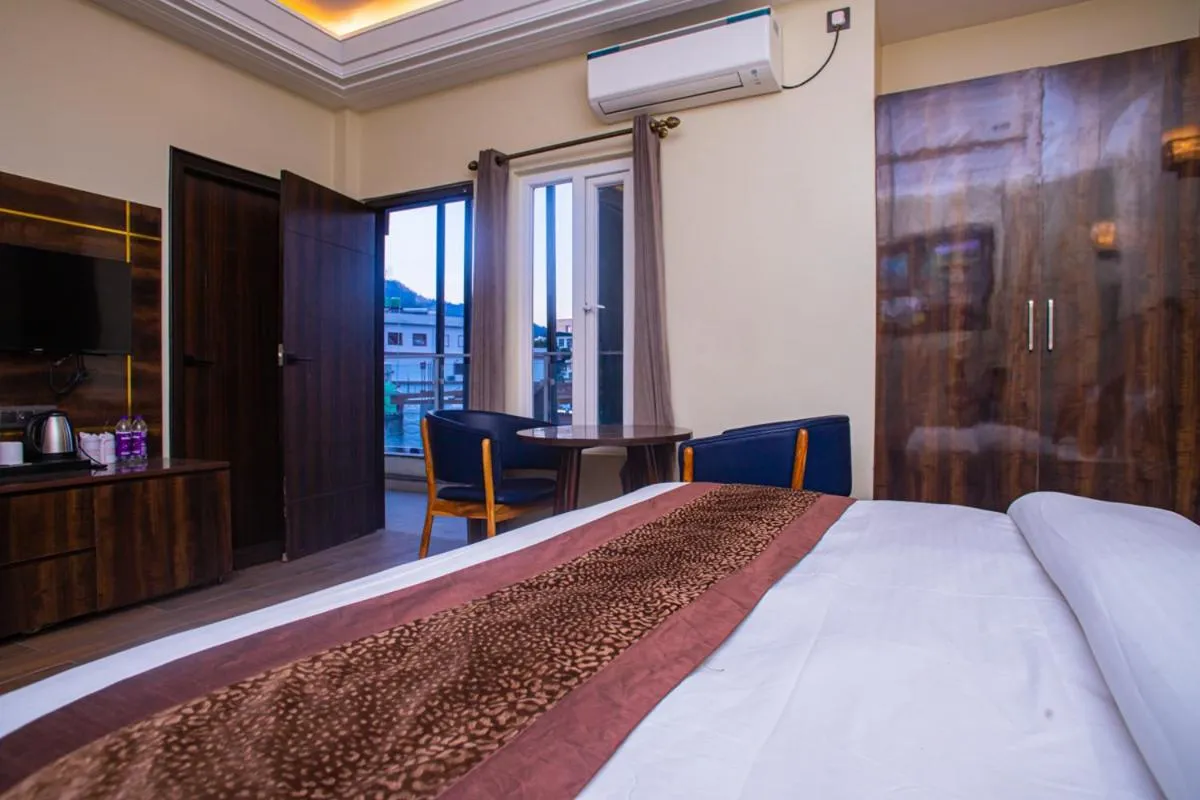 Photo of the whole room, Bed in Hotel Lords Valley Rishikesh