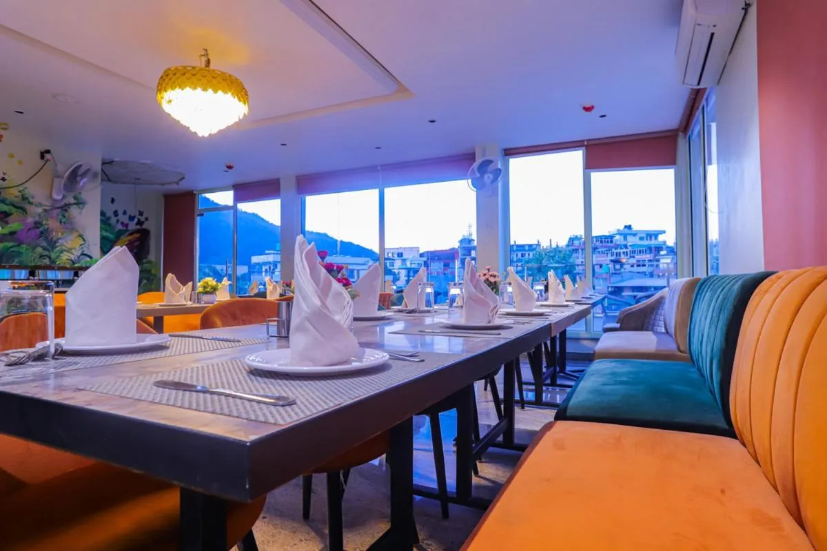 Restaurant/places to eat in Hotel Lords Valley Rishikesh