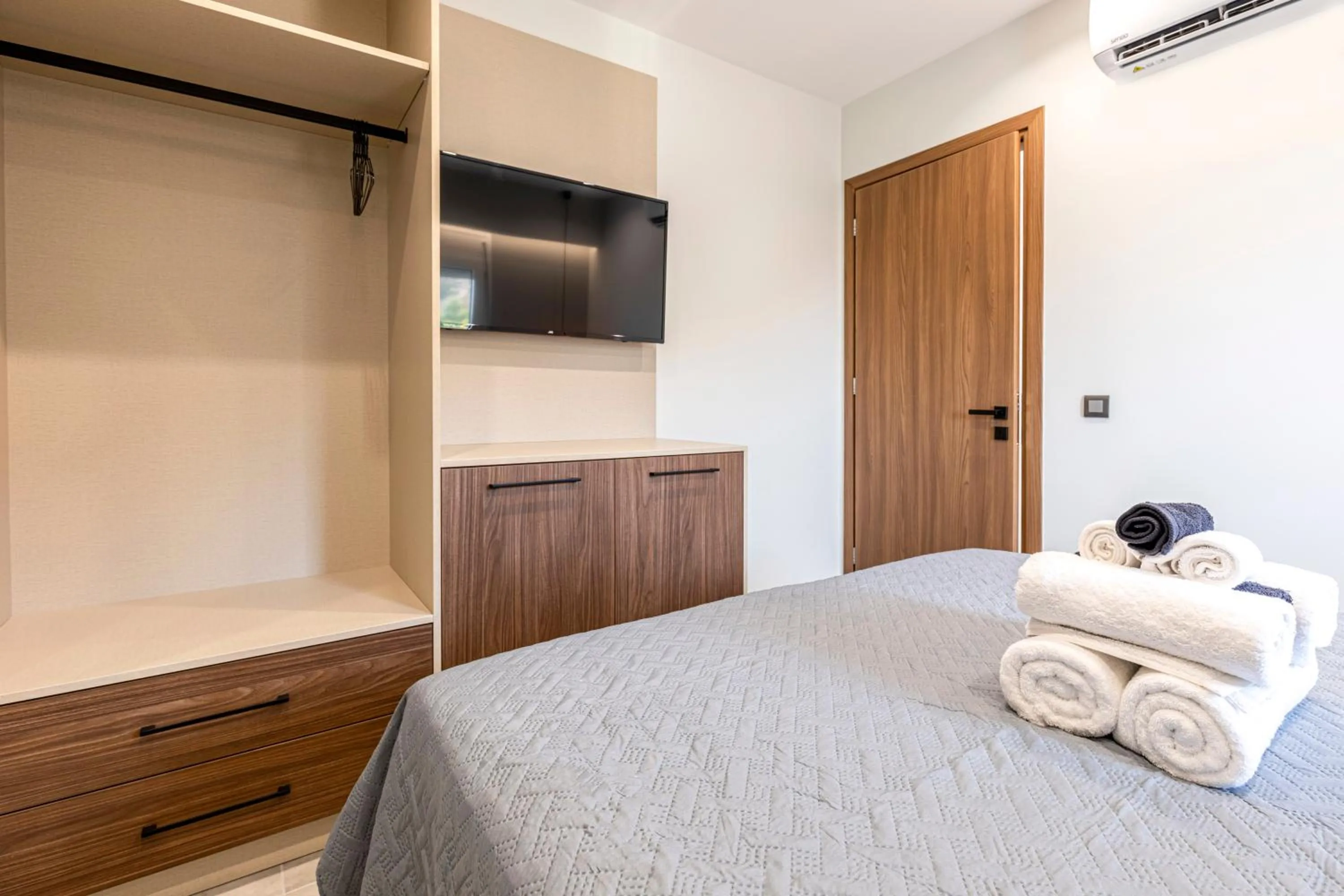 Bed in Tertsa Suites