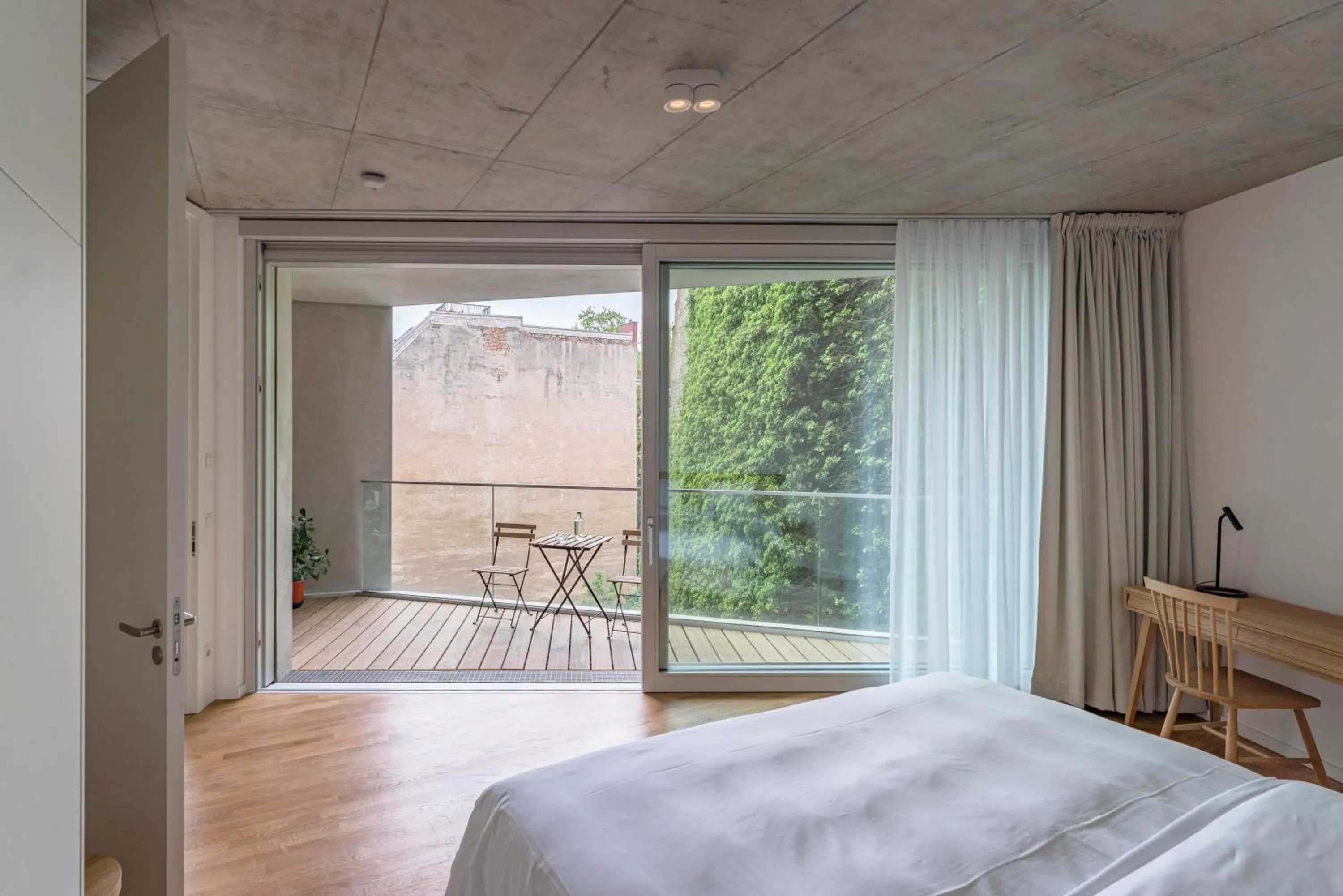 Balcony/Terrace, Bed in Carlotta Apartments