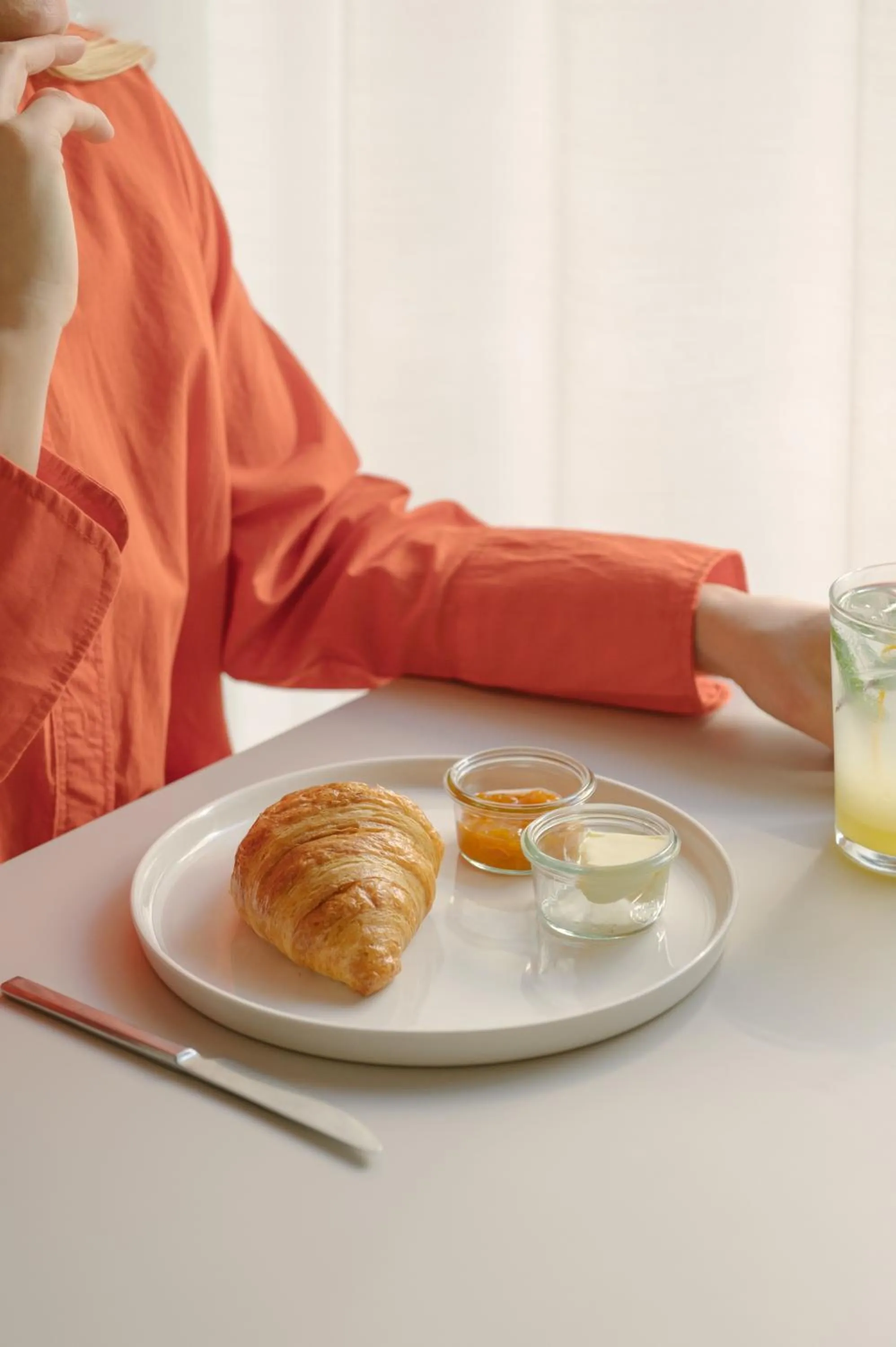 Restaurant/places to eat in Carlotta Apartments