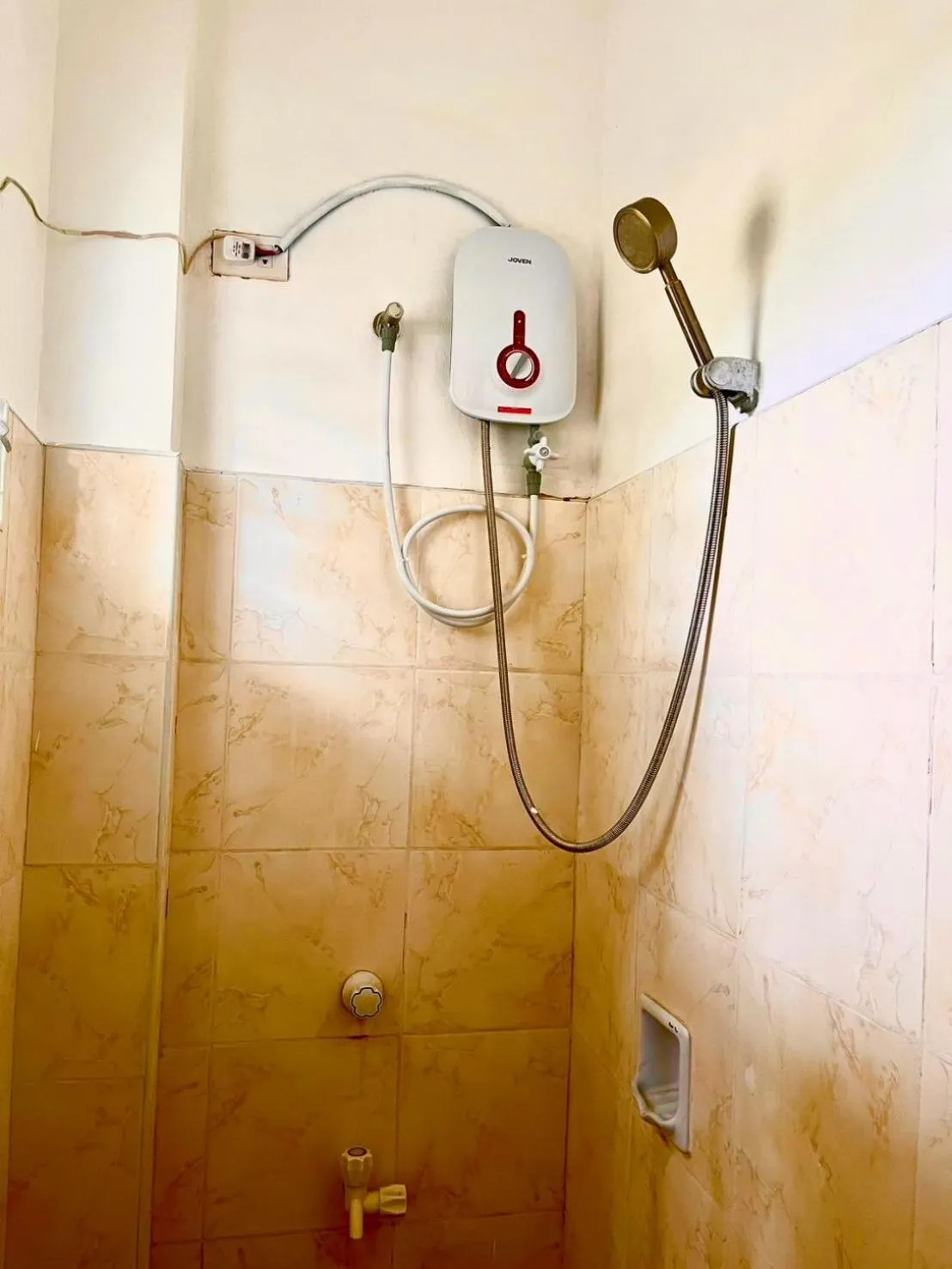 Shower in CHIISAI NATSU RESORT