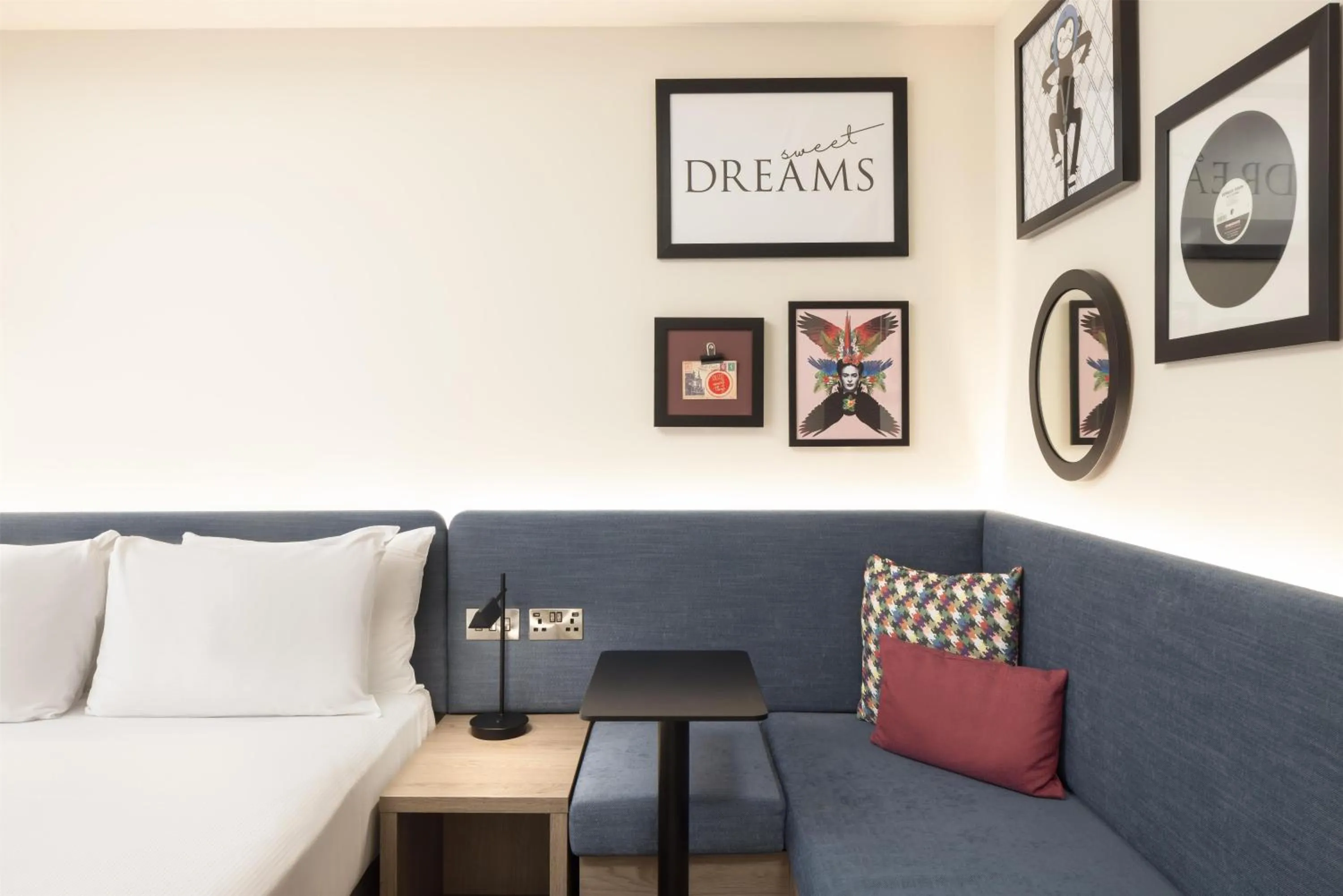 Bed in Hampton By Hilton London City