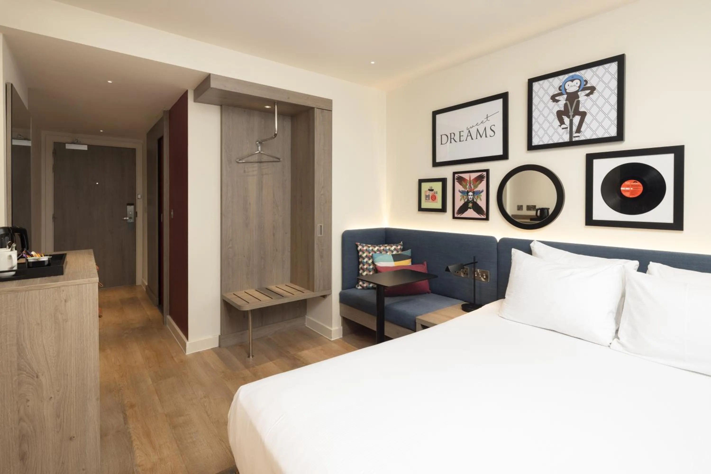 Bedroom, Bed in Hampton By Hilton London City
