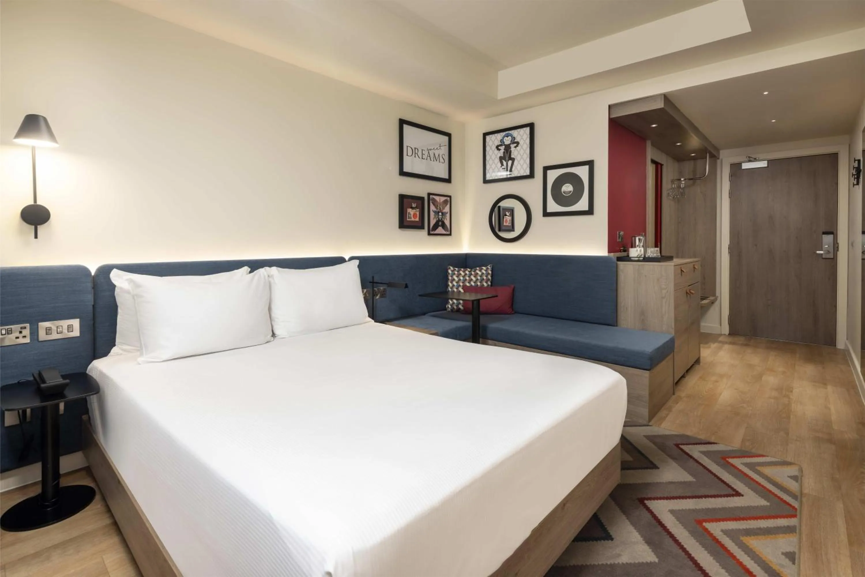 Bed in Hampton By Hilton London City