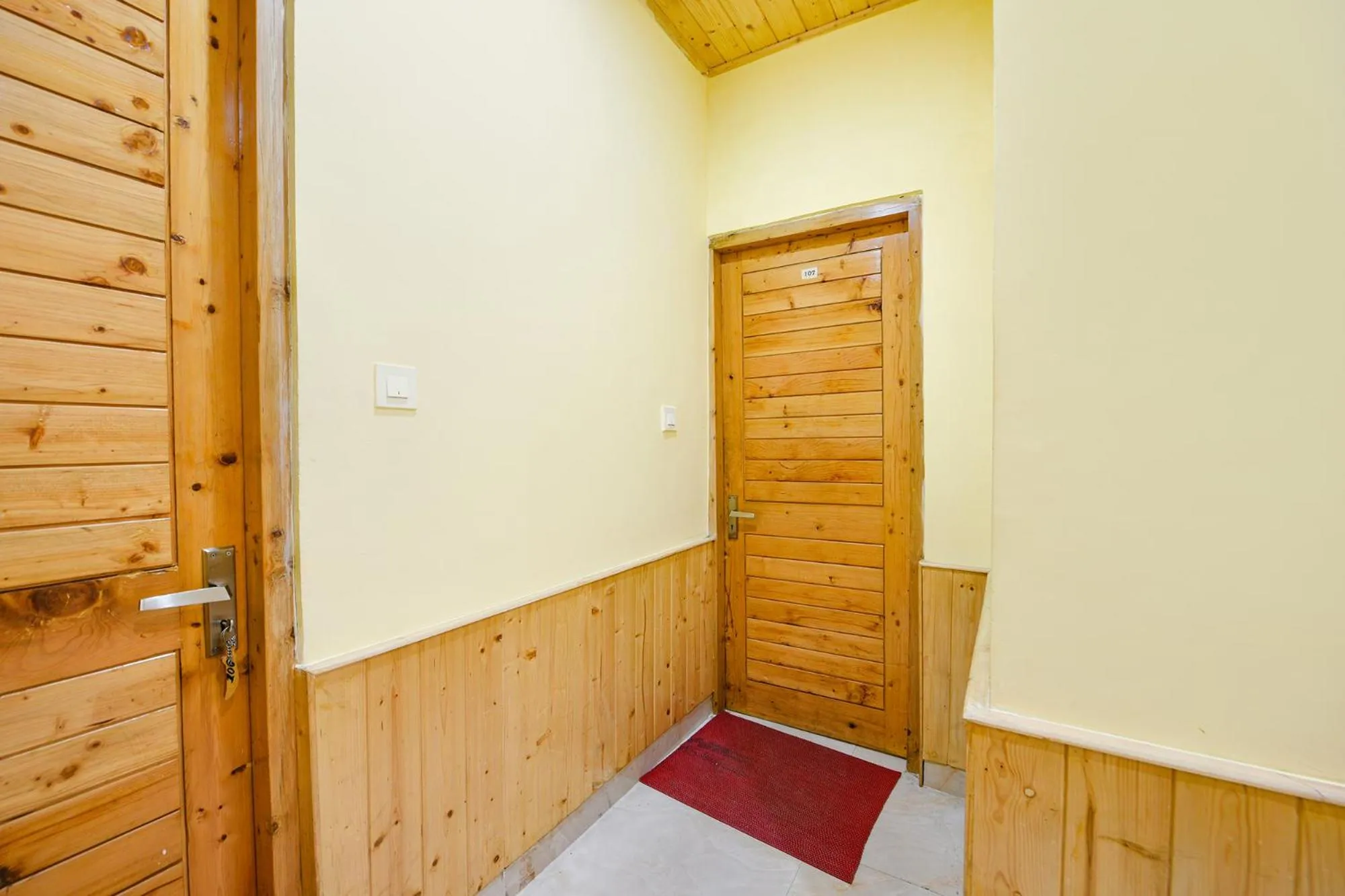 Lobby or reception in FabHotel Anant Meadows