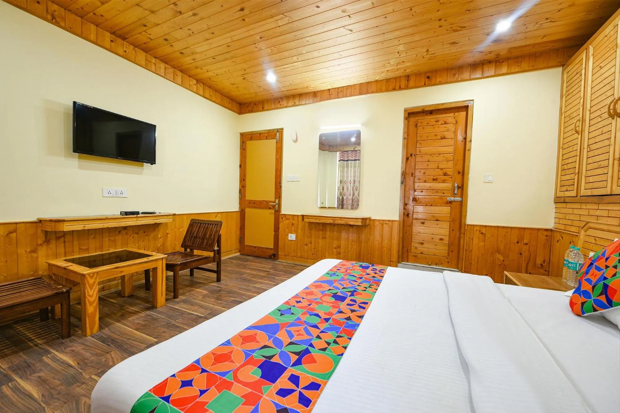 Bed in FabHotel Anant Meadows