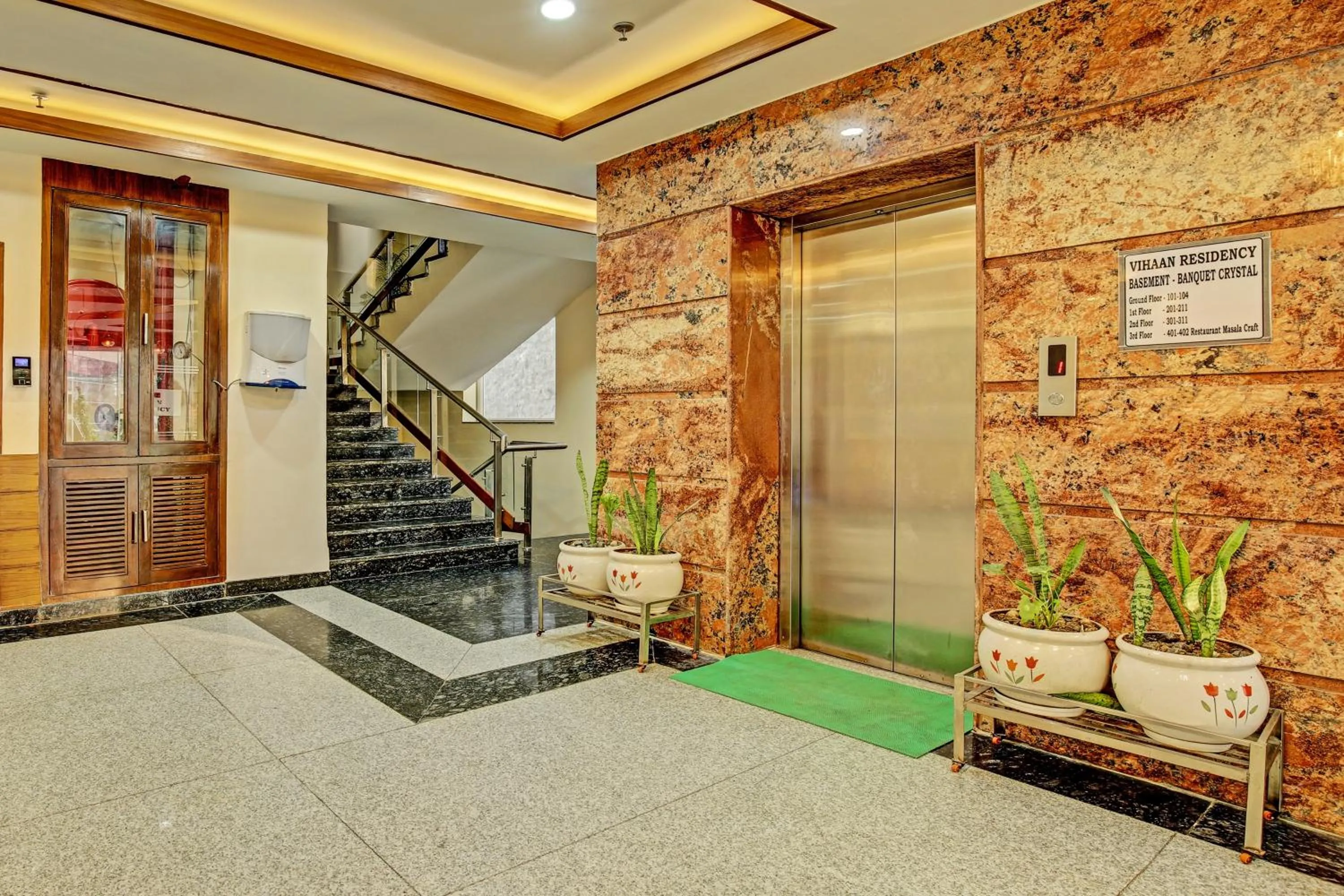 Lobby or reception in Super Townhouse Eastern View Formerly Vihaan Residency