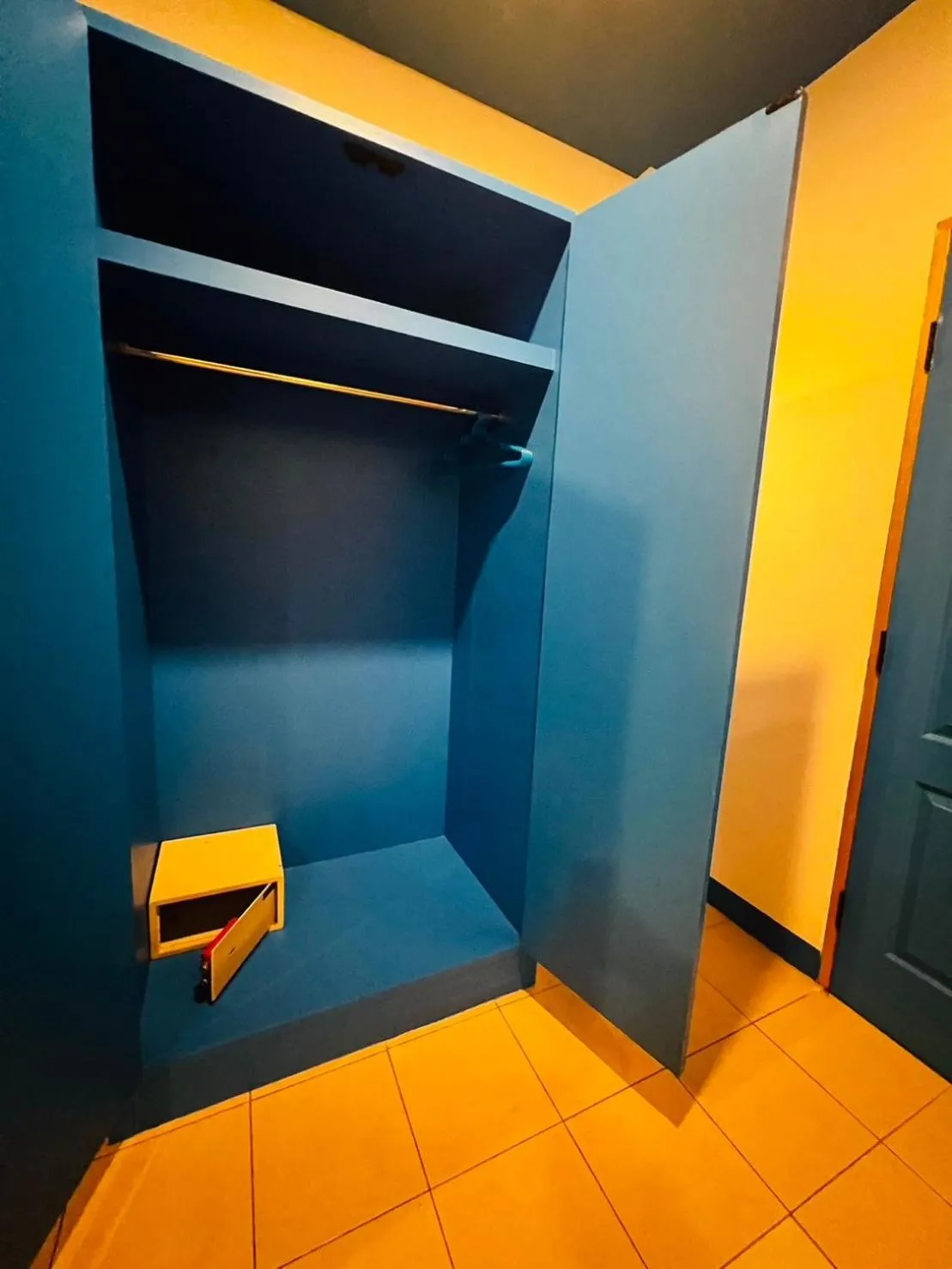 wardrobe in Blue Planet Hotel