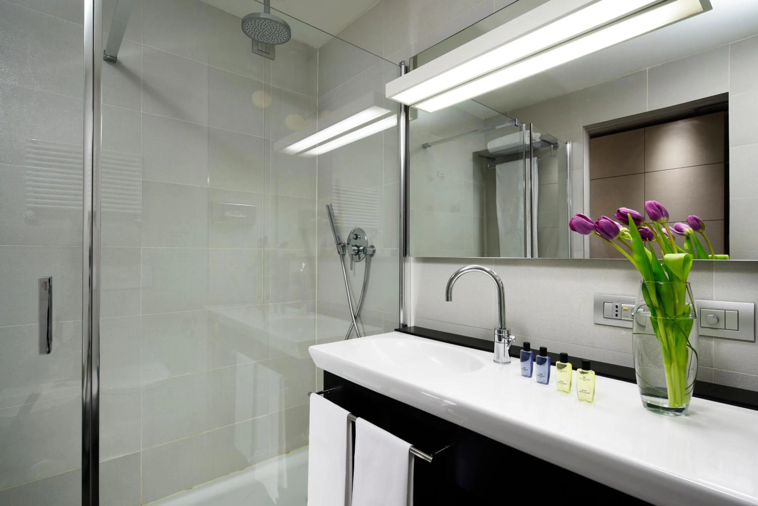 Bathroom in UNA Hotels San Vitale Bologna